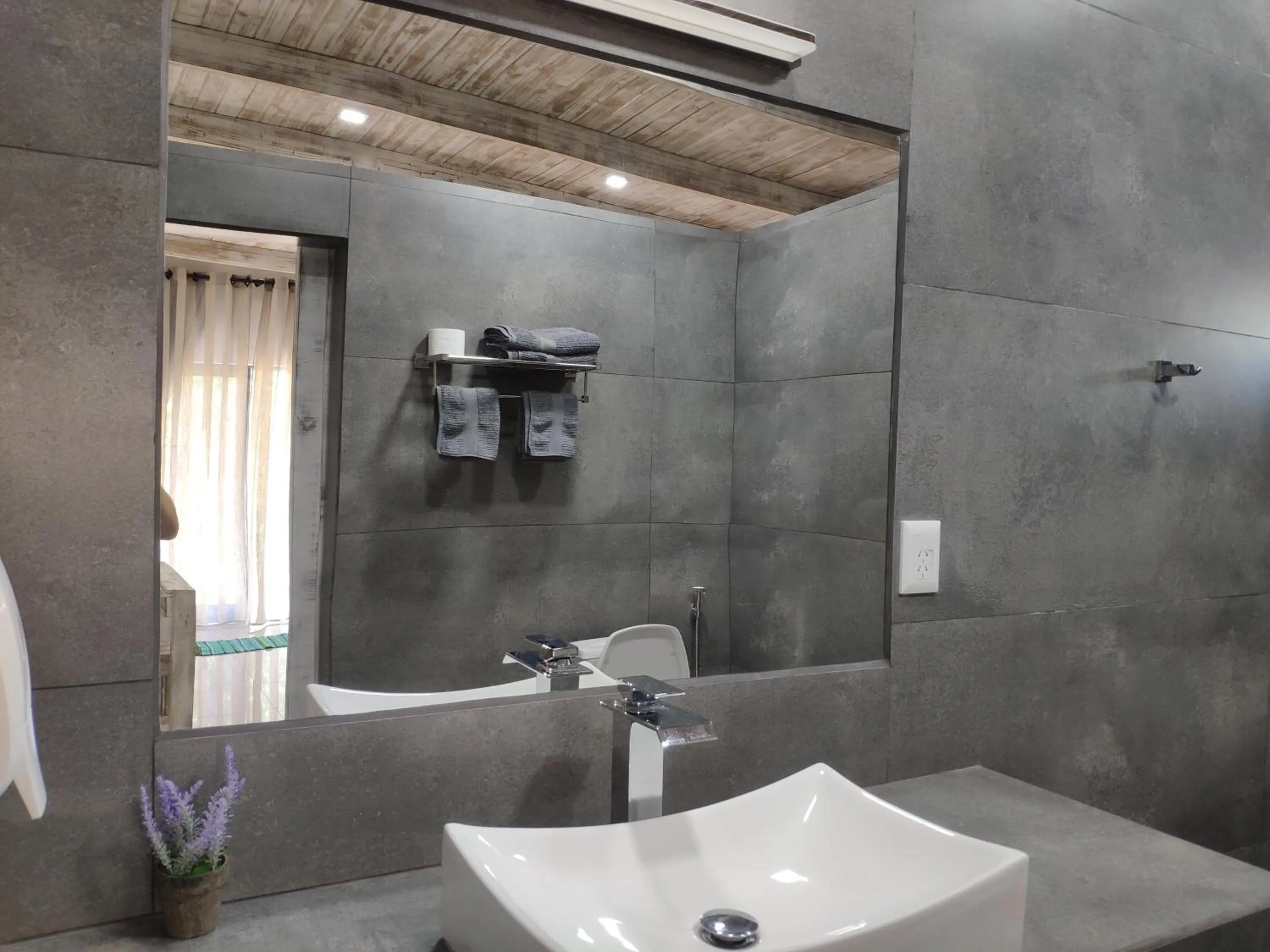 Shower in Posada 21 Oranges