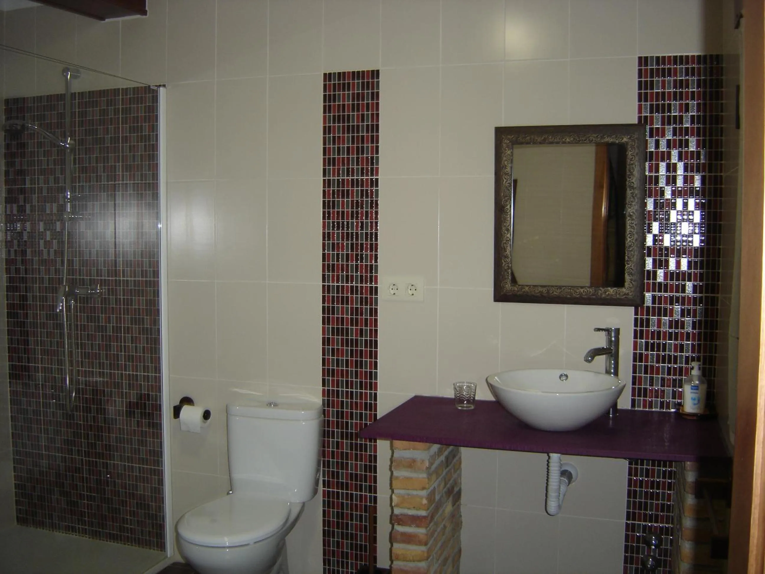 Toilet in Agroturismo "La Bardena Blanca II"