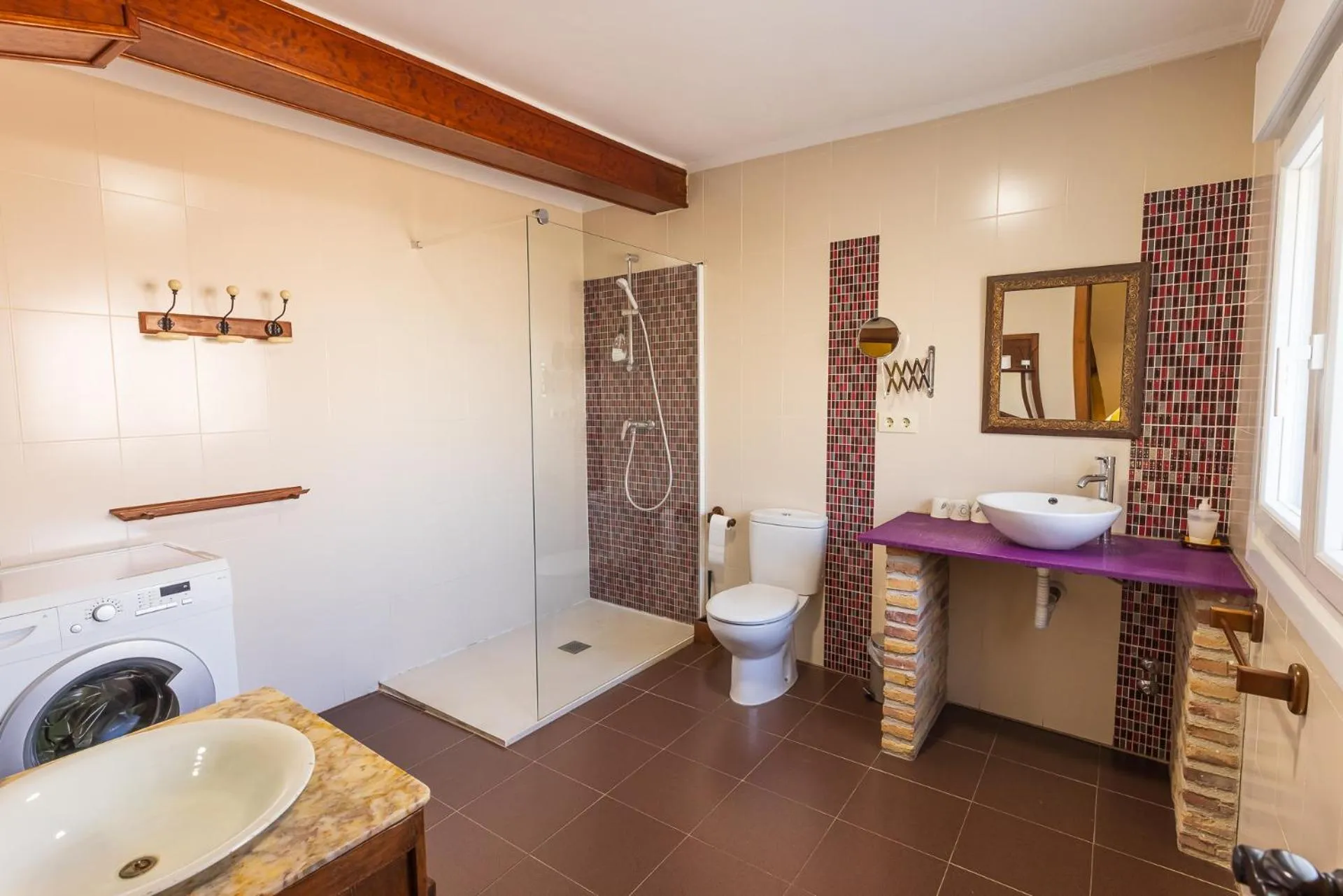 Bathroom in Agroturismo "La Bardena Blanca II"