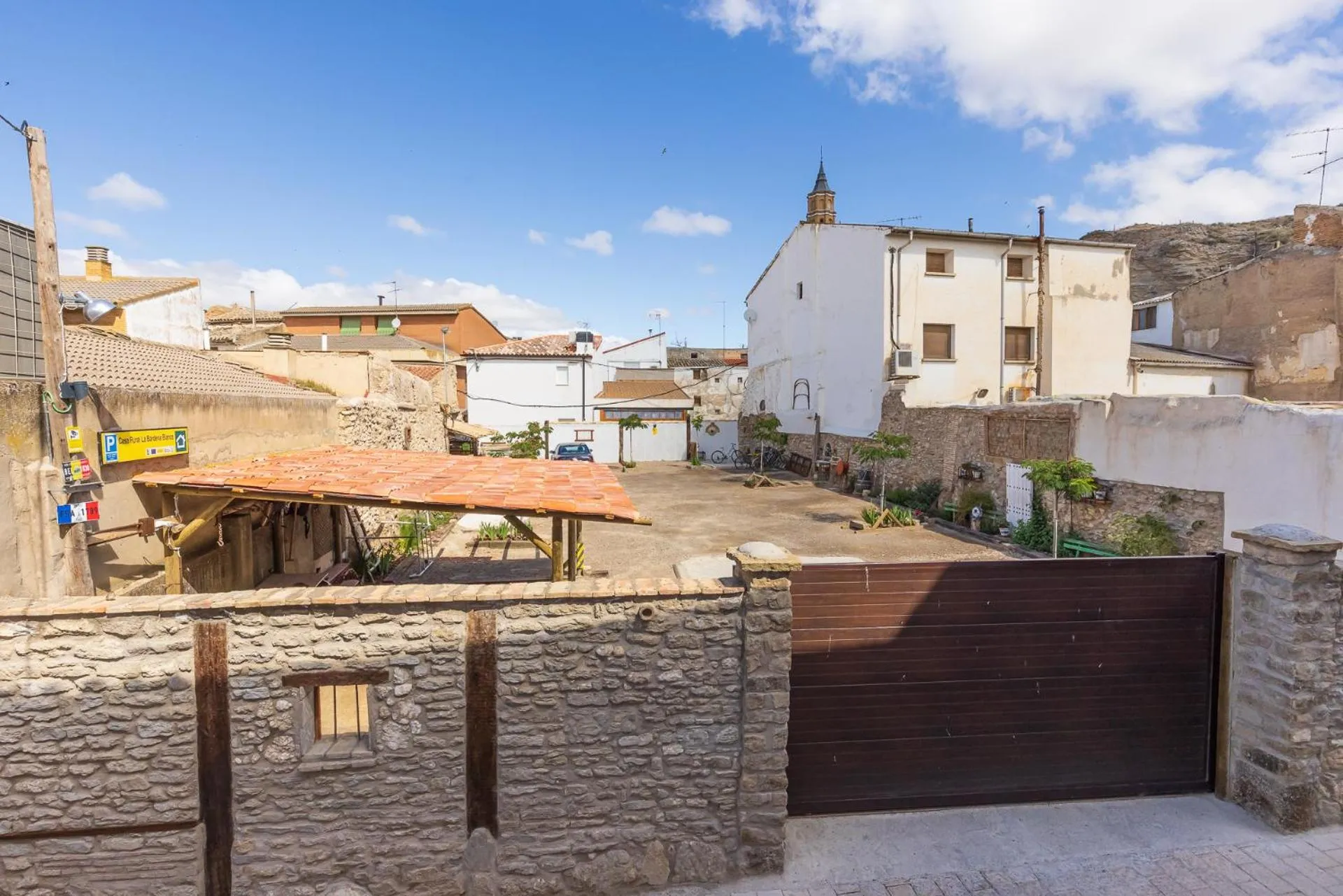 Parking in Agroturismo "La Bardena Blanca II"