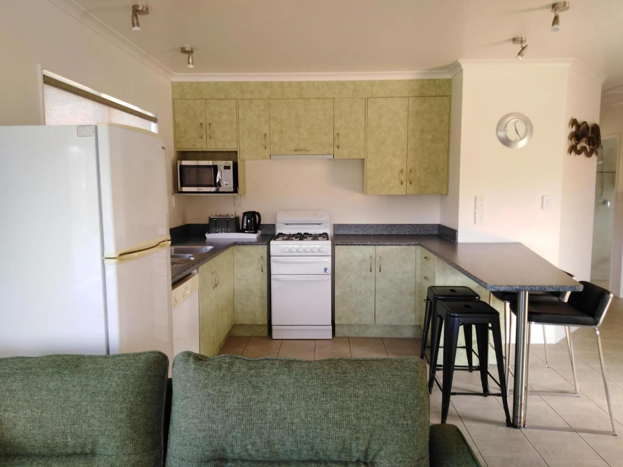 Kitchen or kitchenette in Whatuwhiwhi TOP 10 Holiday Park