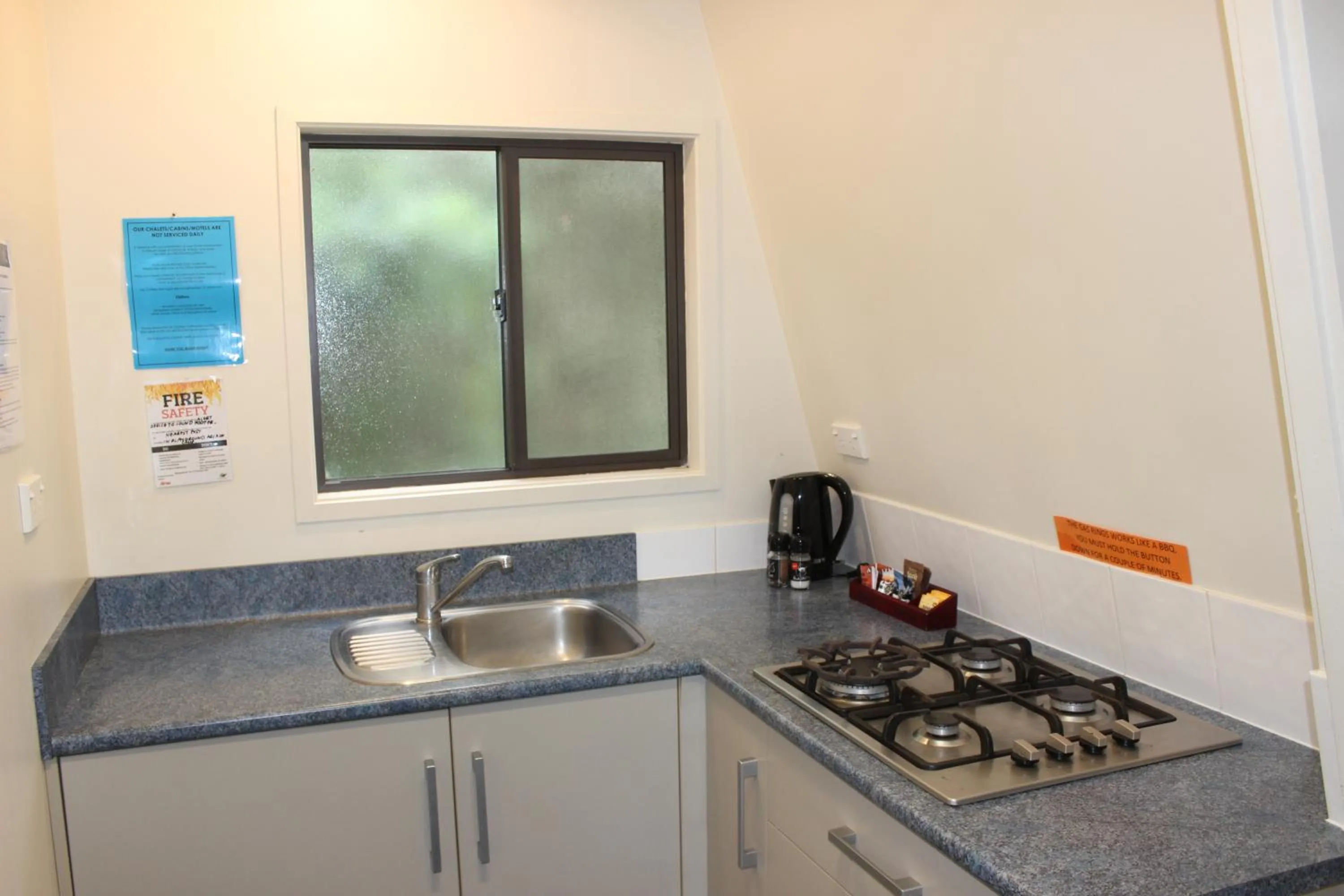 Kitchen or kitchenette in Whatuwhiwhi TOP 10 Holiday Park