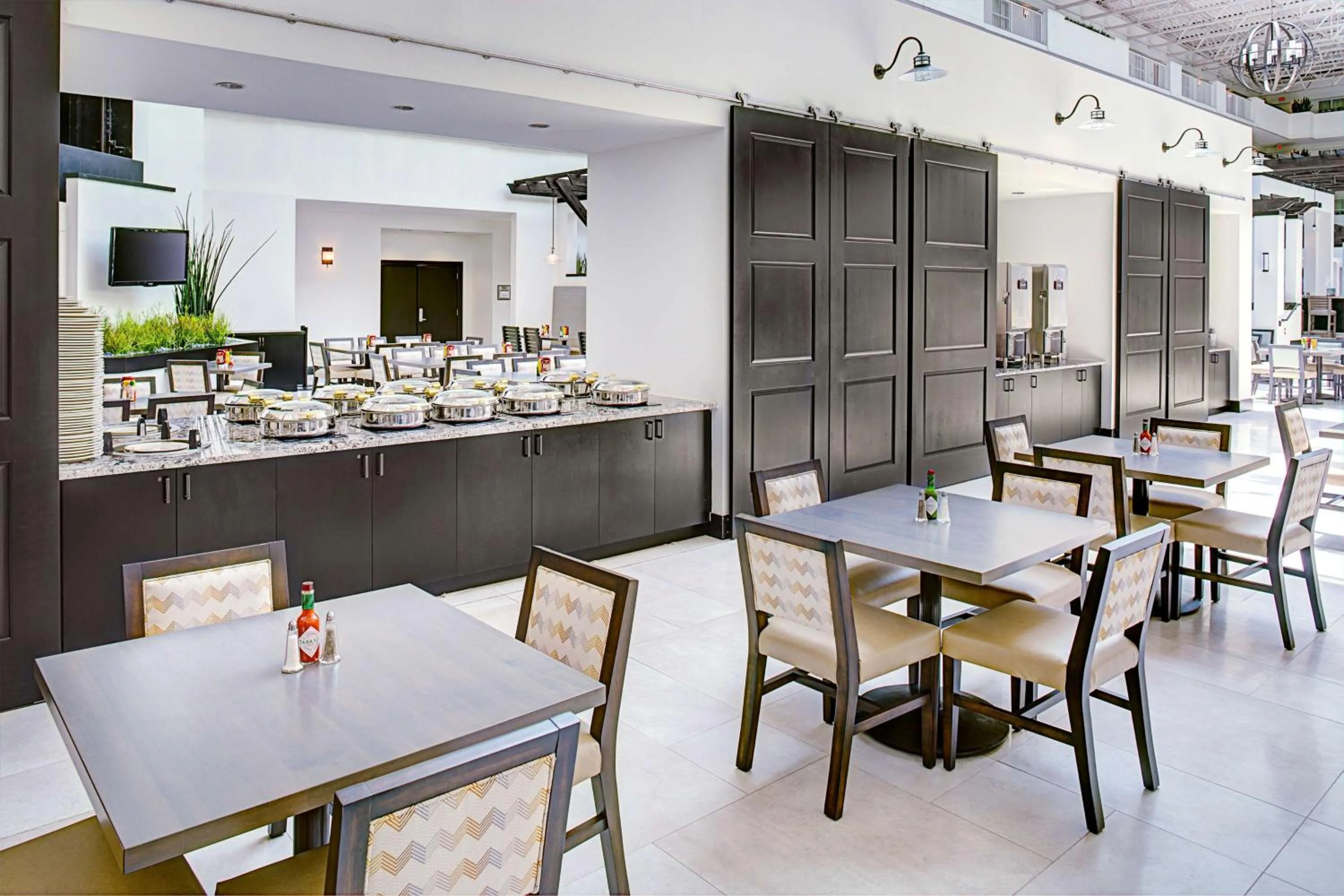 Breakfast in Embassy Suites by Hilton Destin Miramar Beach