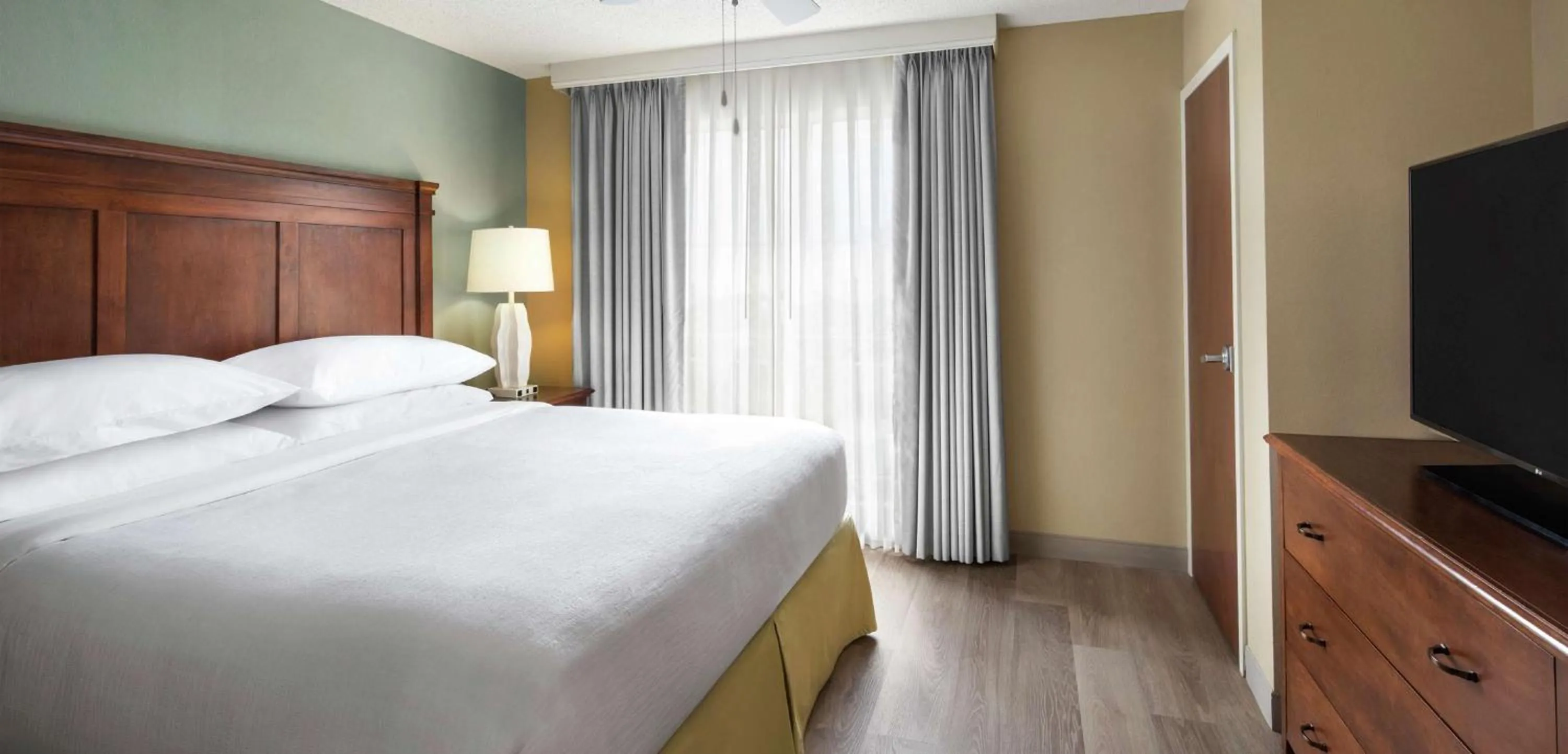 Bedroom, Bed in Embassy Suites by Hilton Destin Miramar Beach