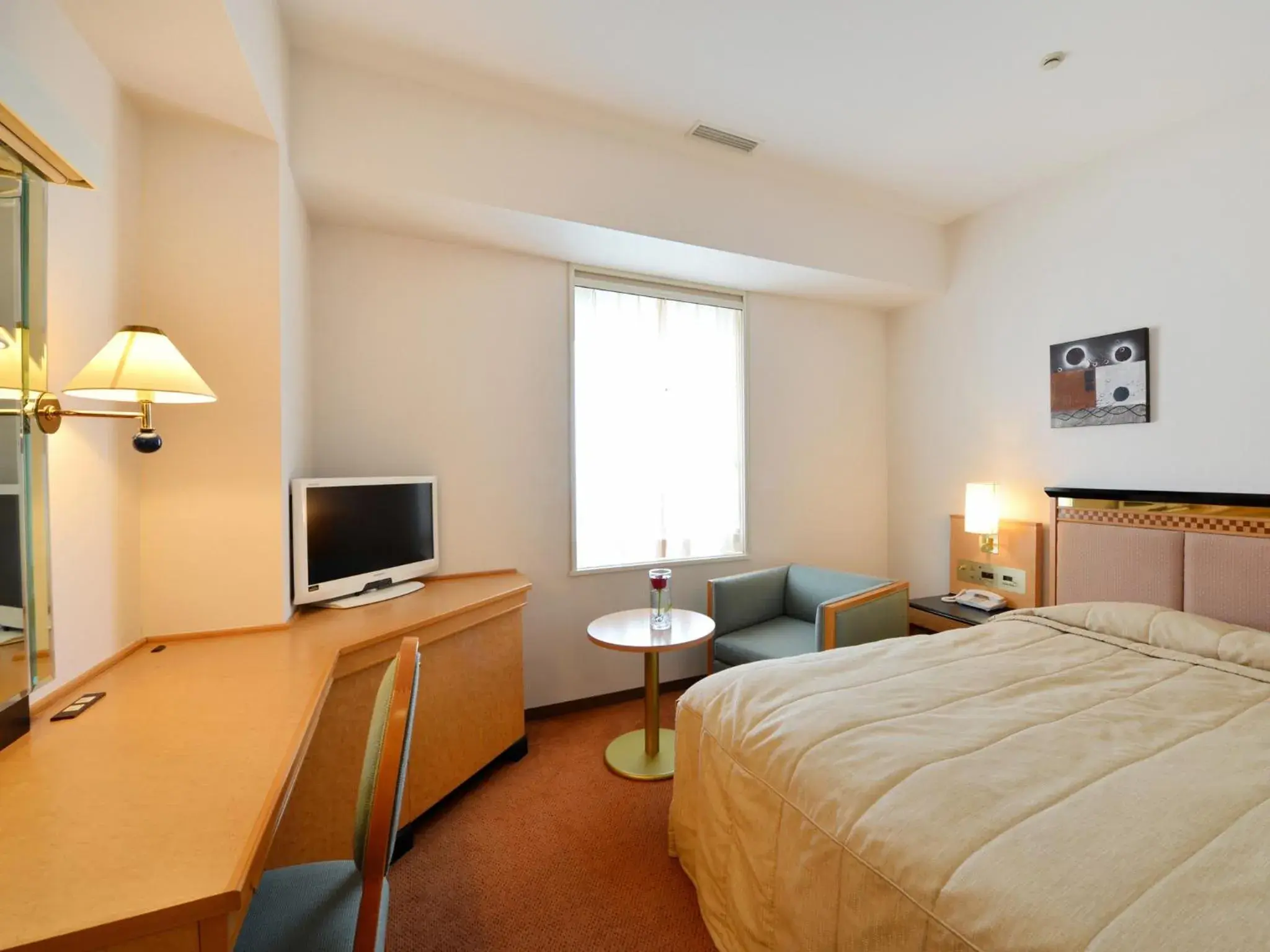 Standard Single Room with Small Double Bed - Smoking in Hotel Crown Palais Kobe Standard Single Room with Small Double Bed - Smoking in Hotel Crown Palais Kobe