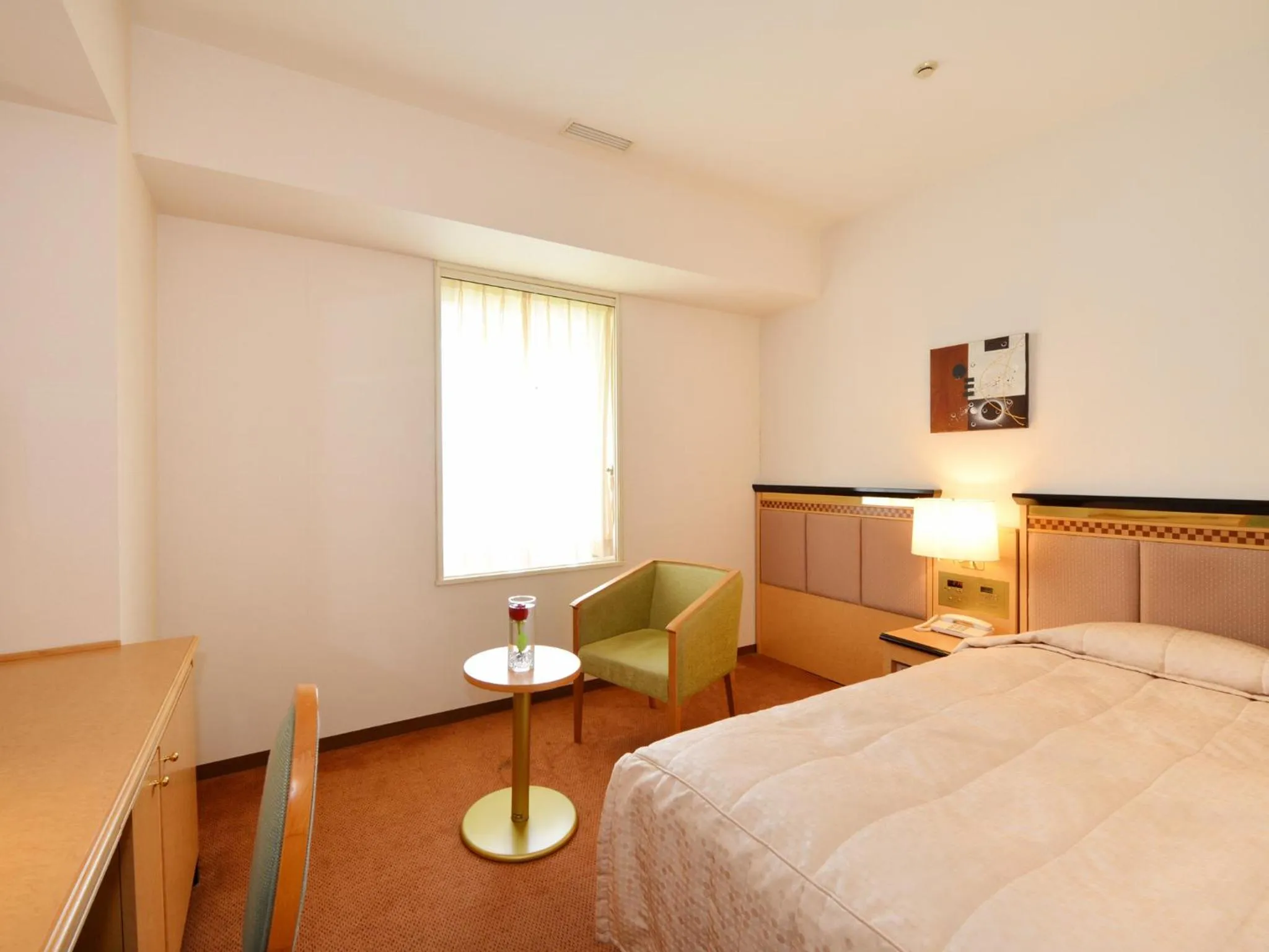 Photo of the whole room, Bed in Hotel Crown Palais Kobe