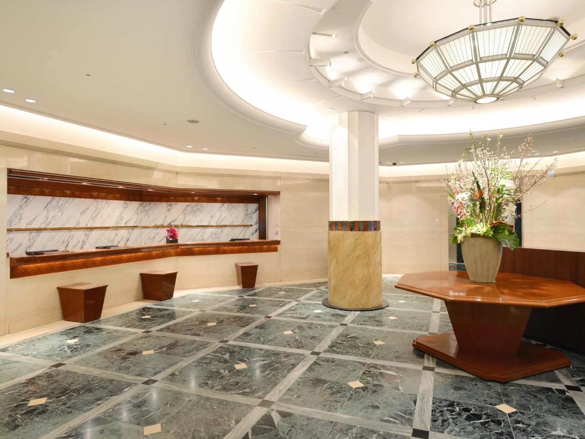 Lobby or reception in Hotel Crown Palais Kobe
