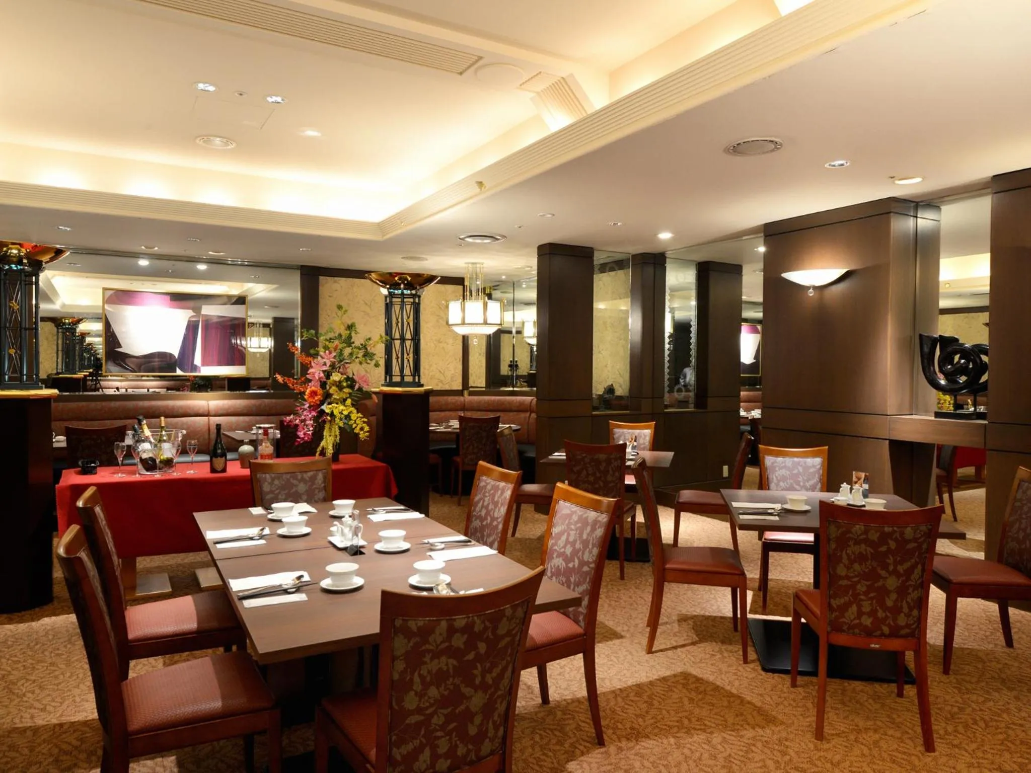 Restaurant/places to eat in Kobe Marriott Hotel