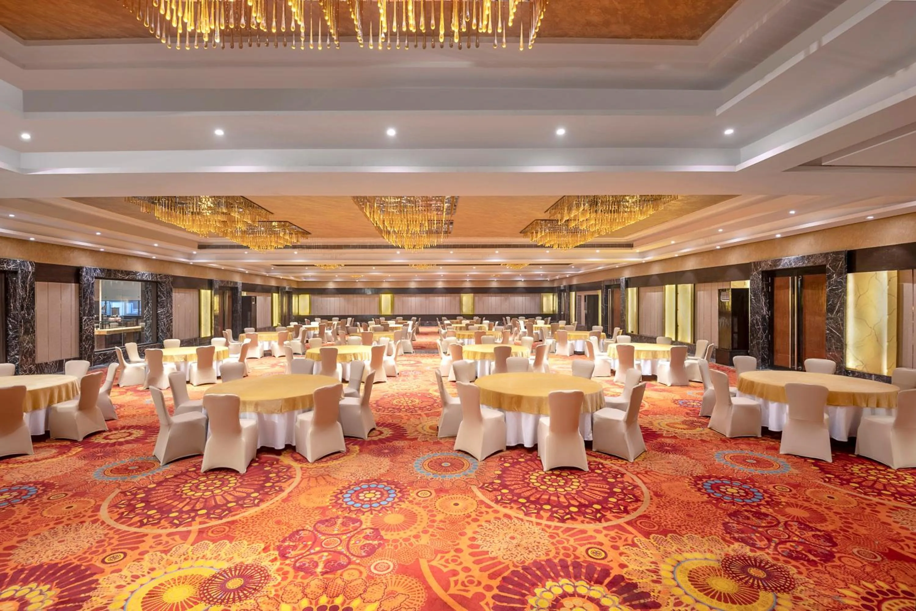 Banquet/Function facilities in Radisson Blu Kaushambi Delhi NCR