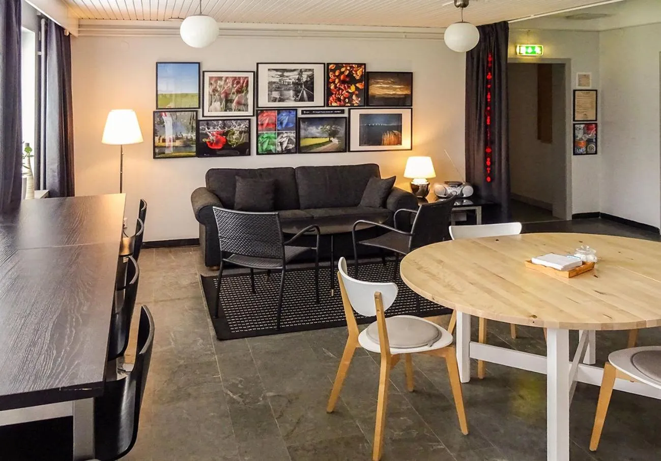 Communal lounge/ TV room in Alsterbro Minihotell
