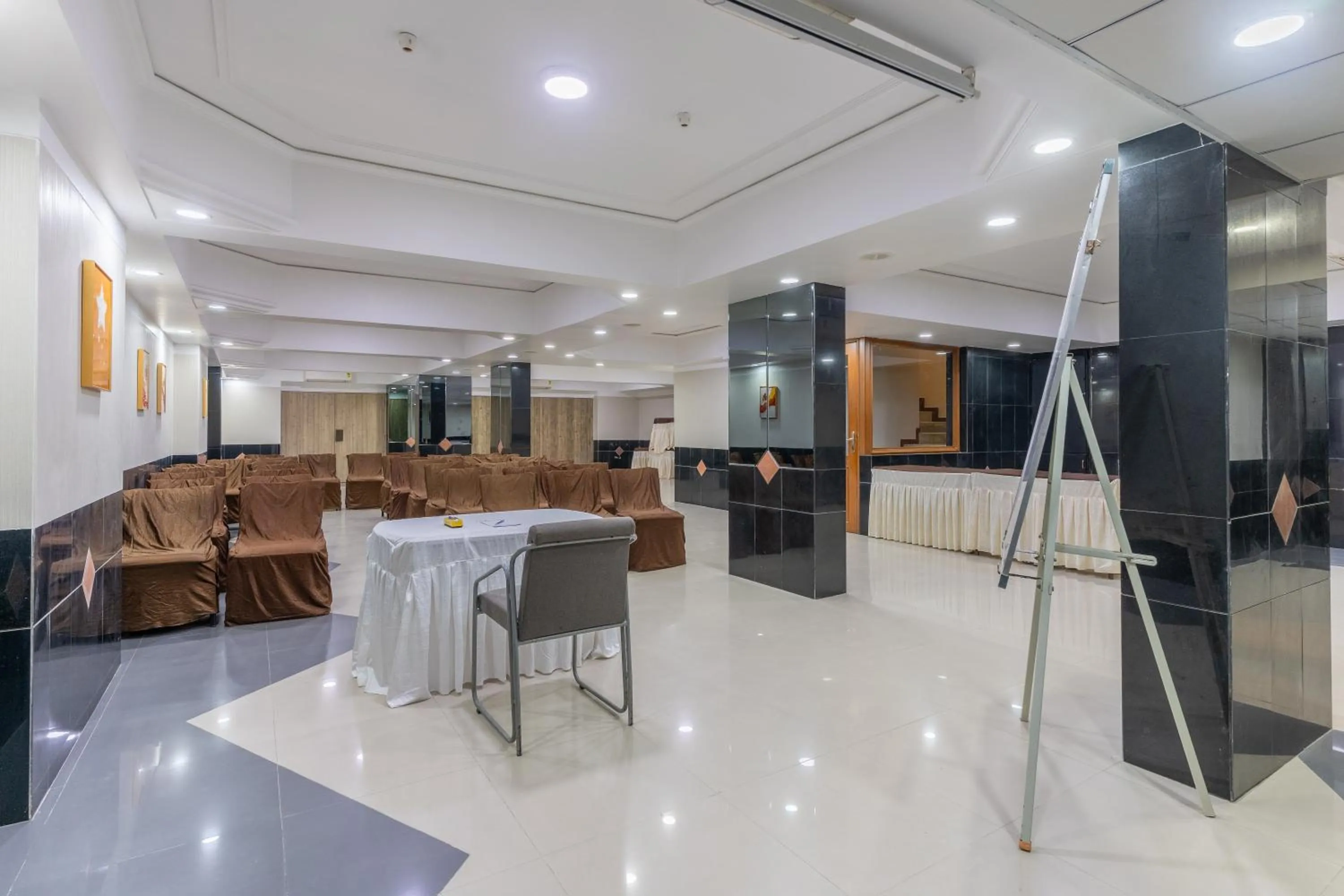 Seating area in Hotel Summit