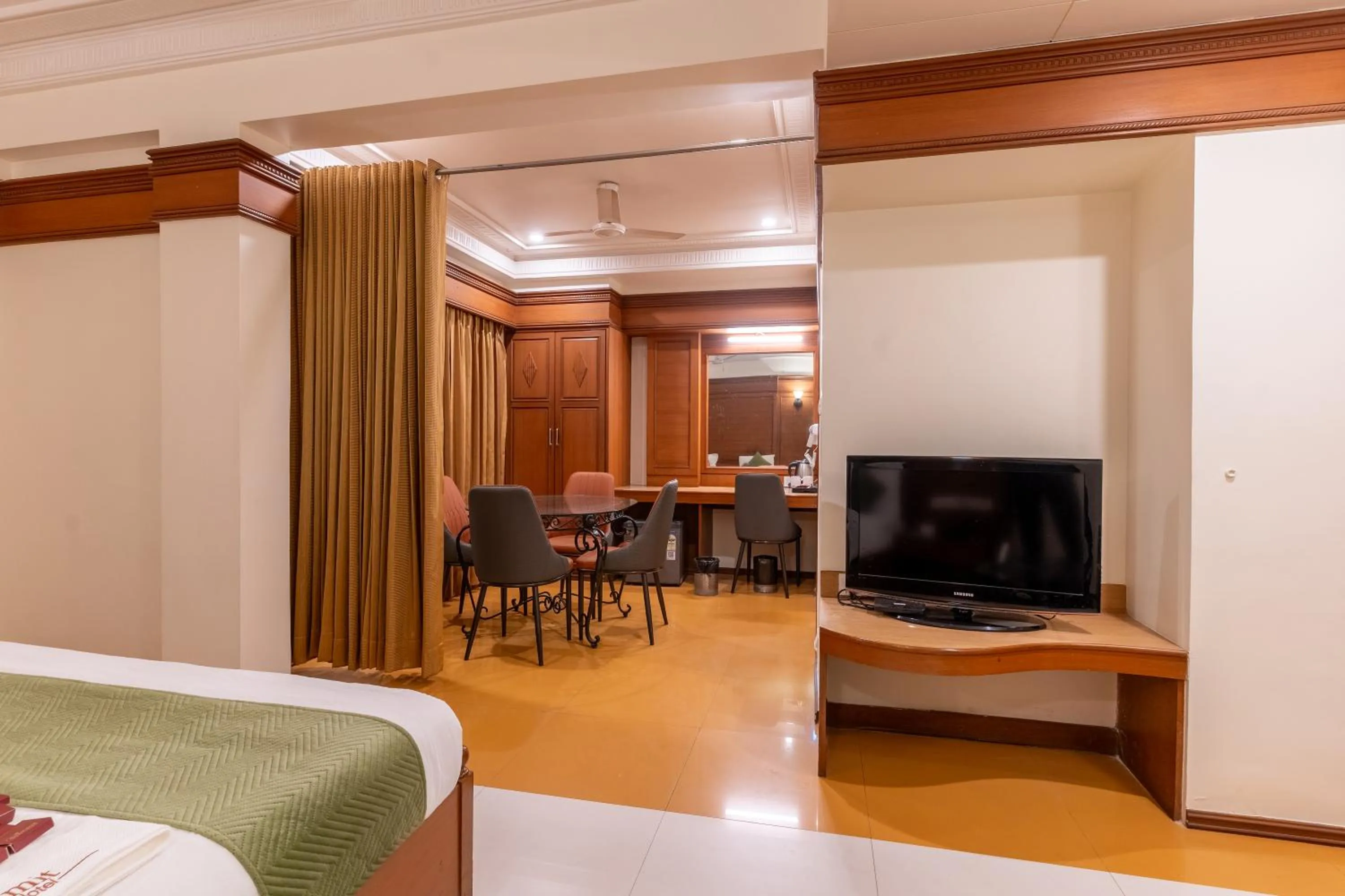 Dining area in Hotel Summit