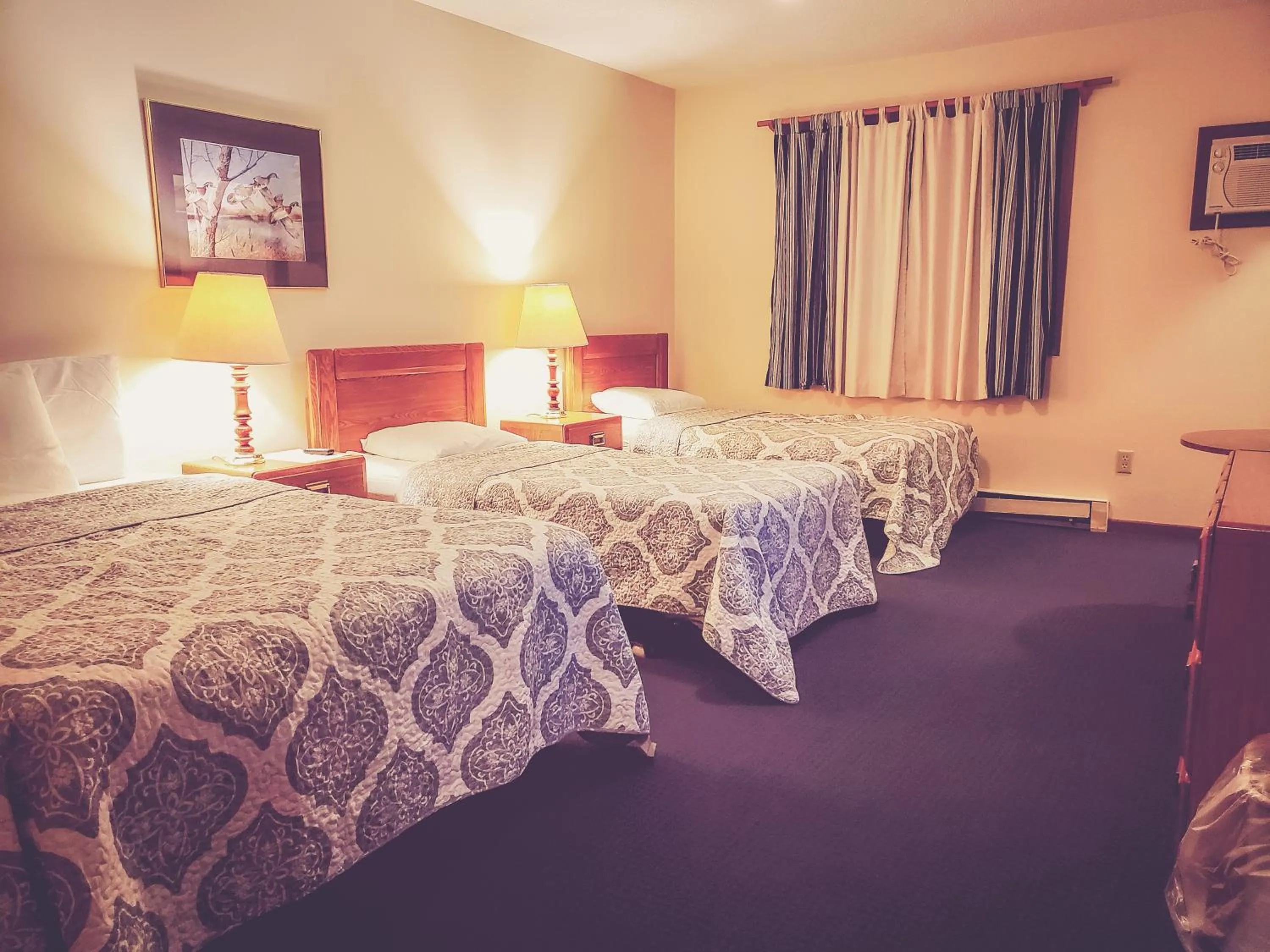 Bedroom, Bed in North Ironwood Acres - Black River Lodge