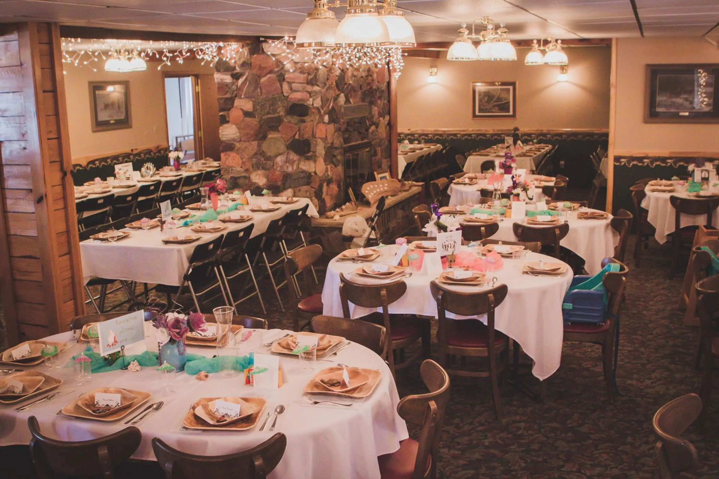 Communal lounge/ TV room in North Ironwood Acres - Black River Lodge