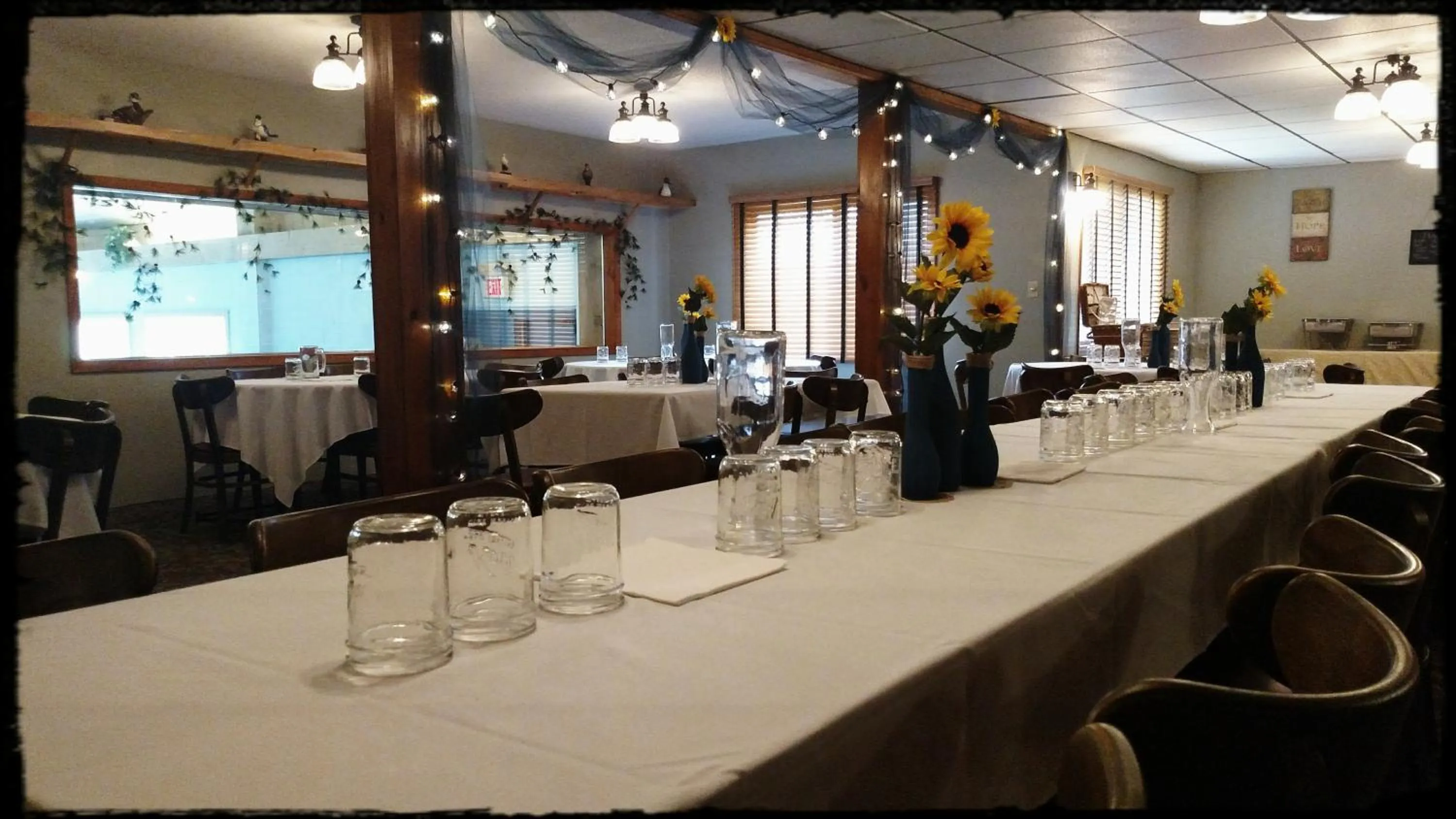 Communal lounge/ TV room in North Ironwood Acres - Black River Lodge