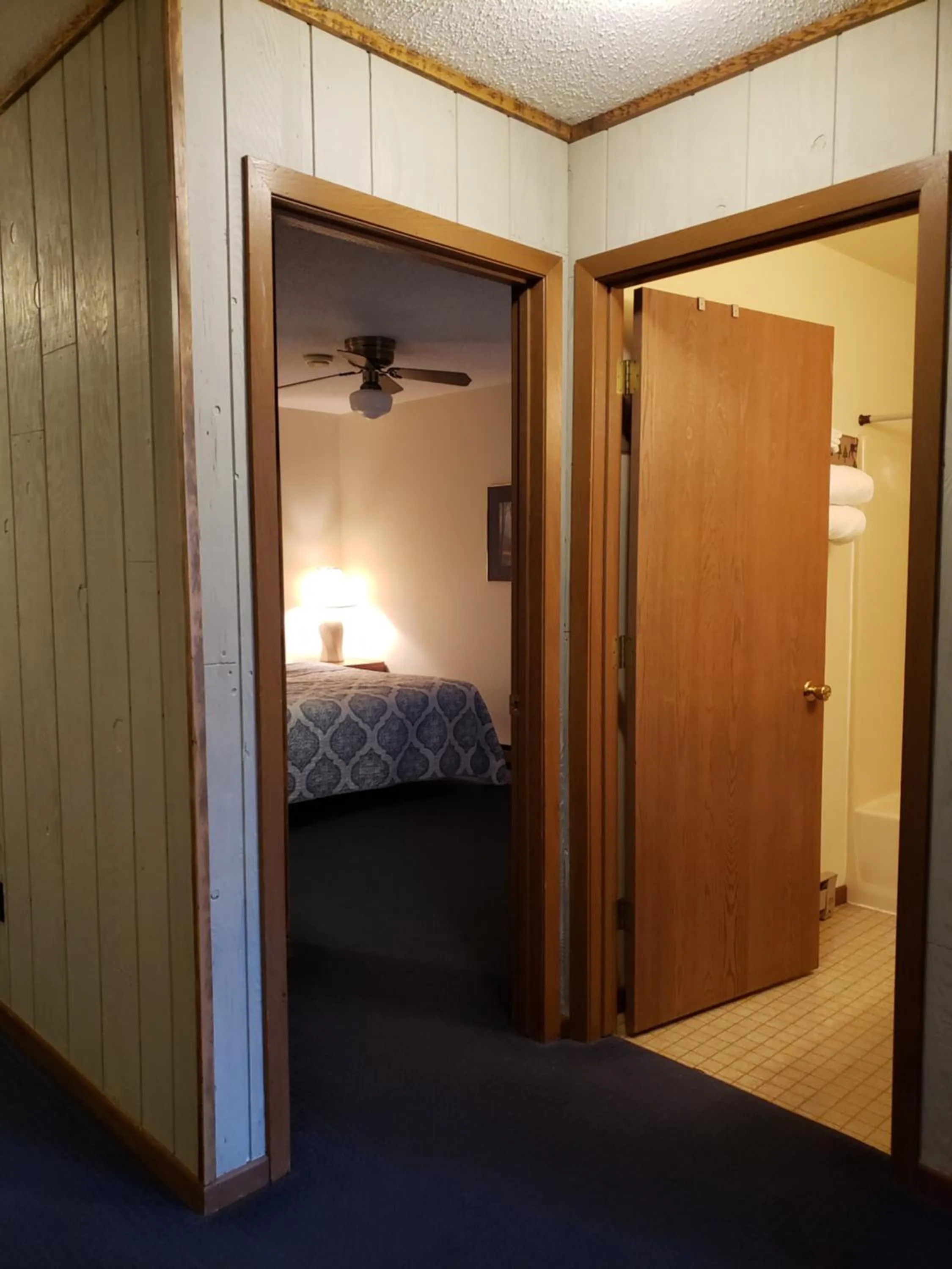 Bedroom, Bed in North Ironwood Acres - Black River Lodge