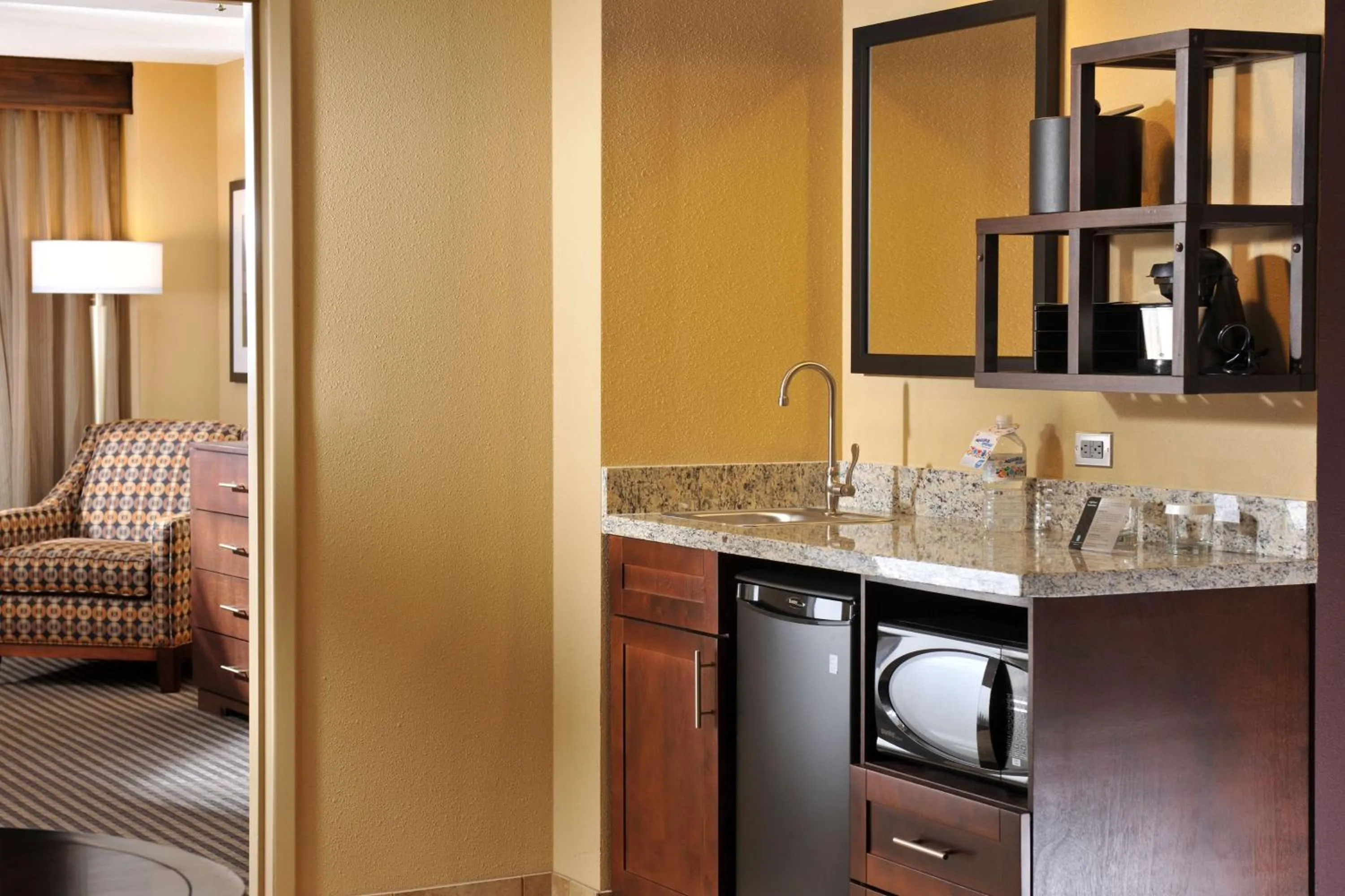 Kitchen or kitchenette in Embassy Suites Des Moines Downtown