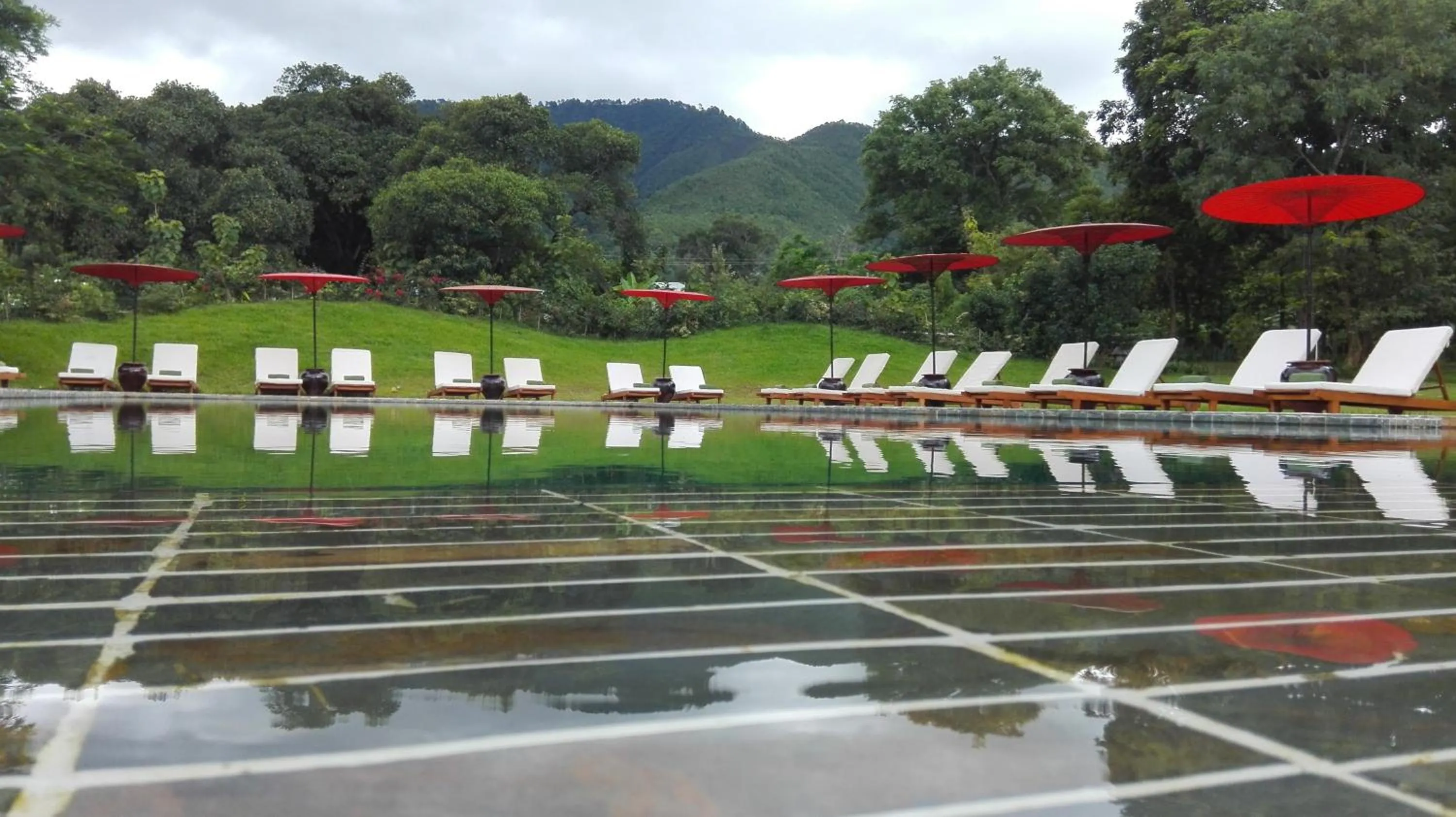 Swimming pool in Villa Inle Boutique Resort