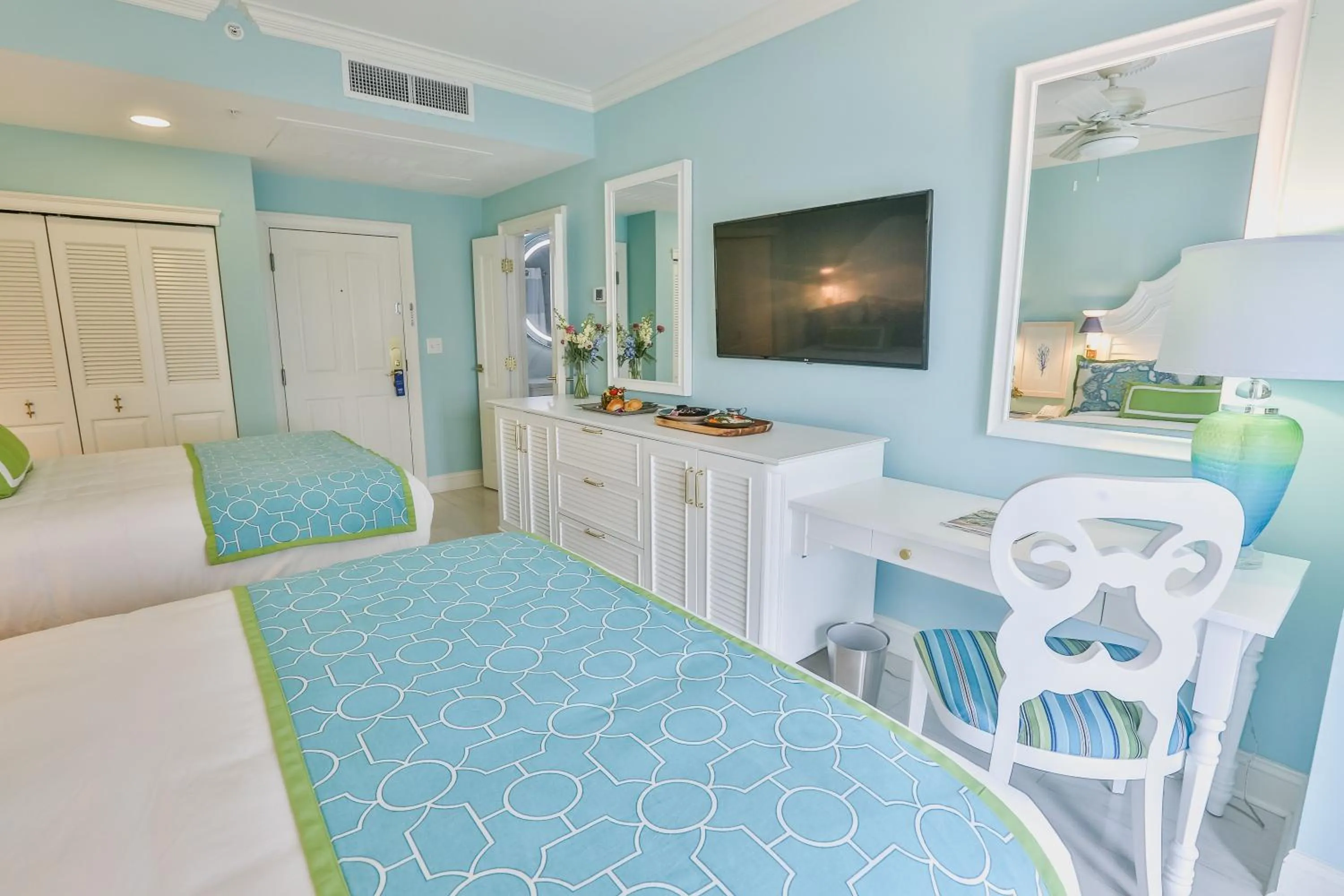 Bed in Harborside at Charleston Harbor Resort and Marina