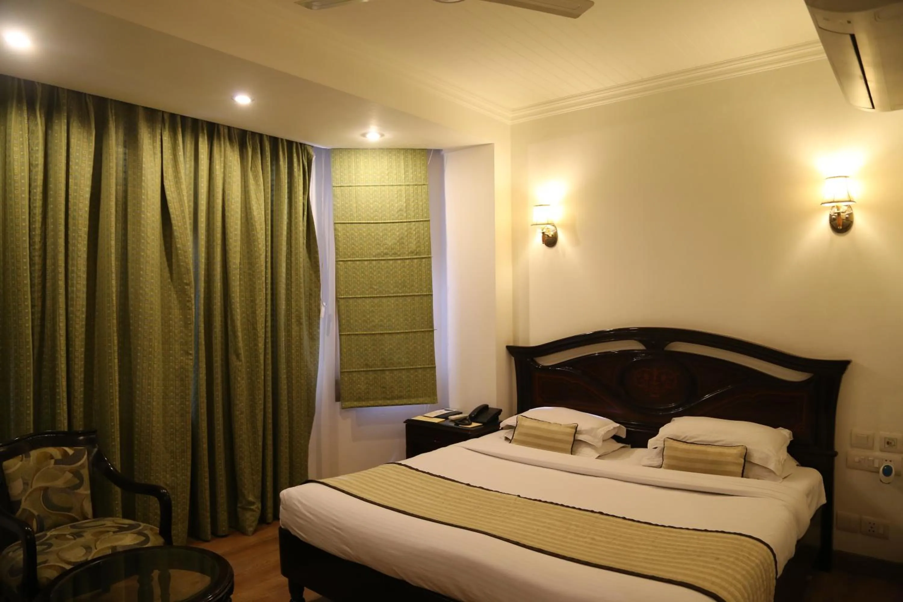 Bed in Hotel Park Residency