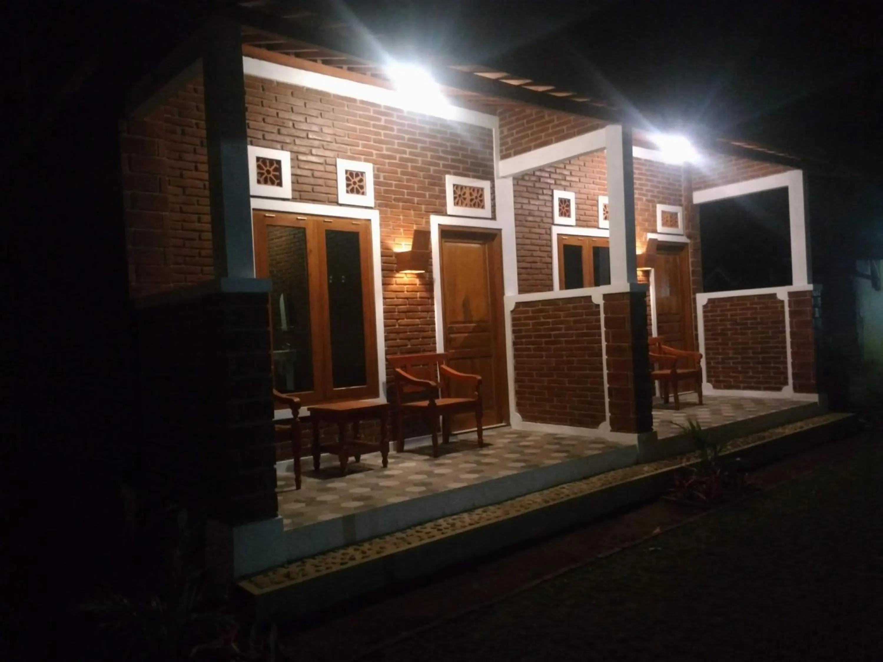 Night in Genthong Homestay