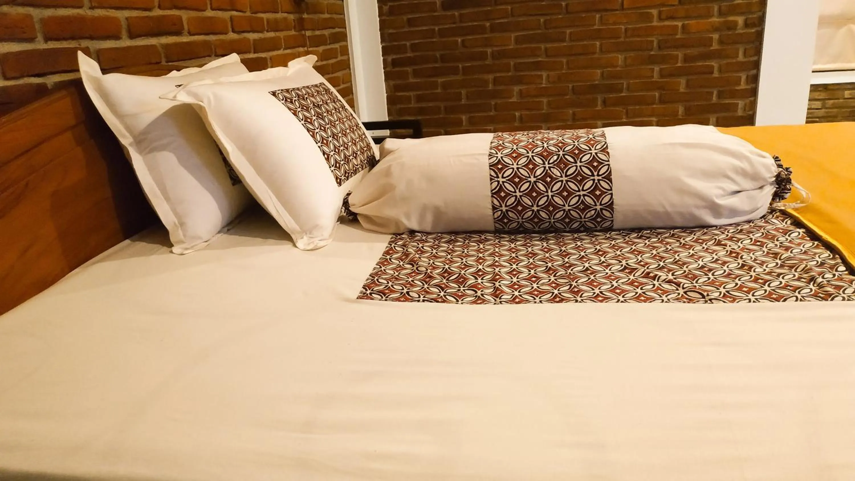 Bed in Genthong Homestay