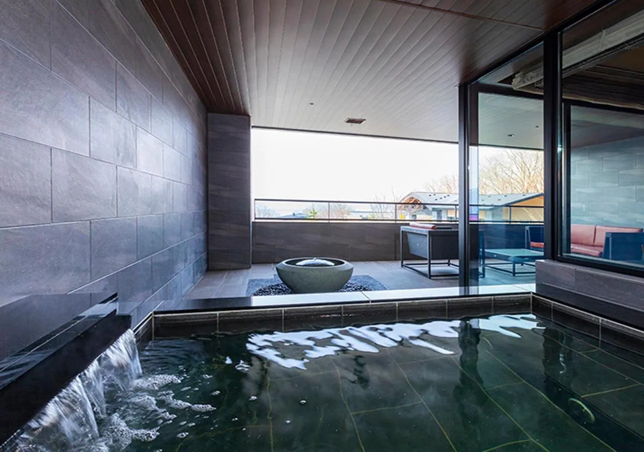 Hot Spring Bath in Lake Shikotsu Tsuruga Bessou AO no ZA