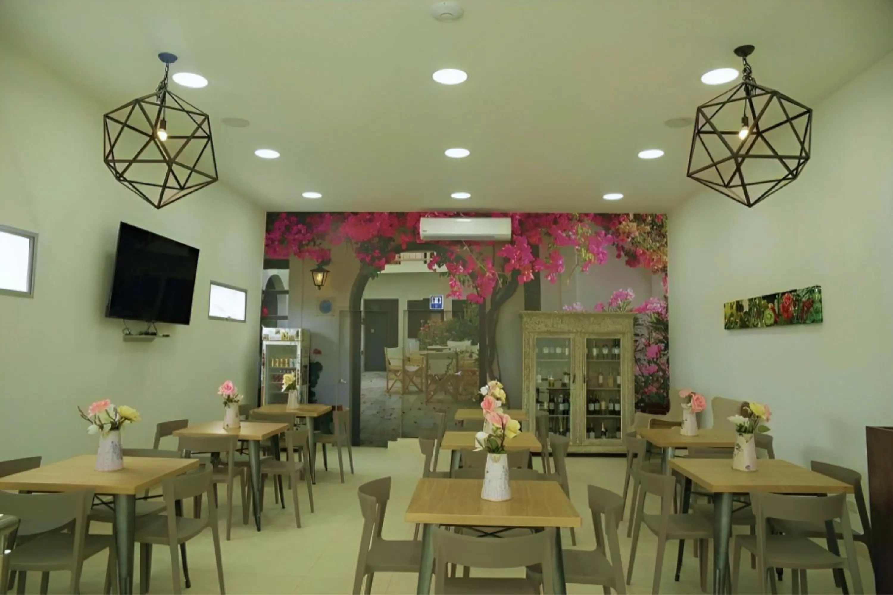 Restaurant/places to eat in HOTEL HABANA REAL