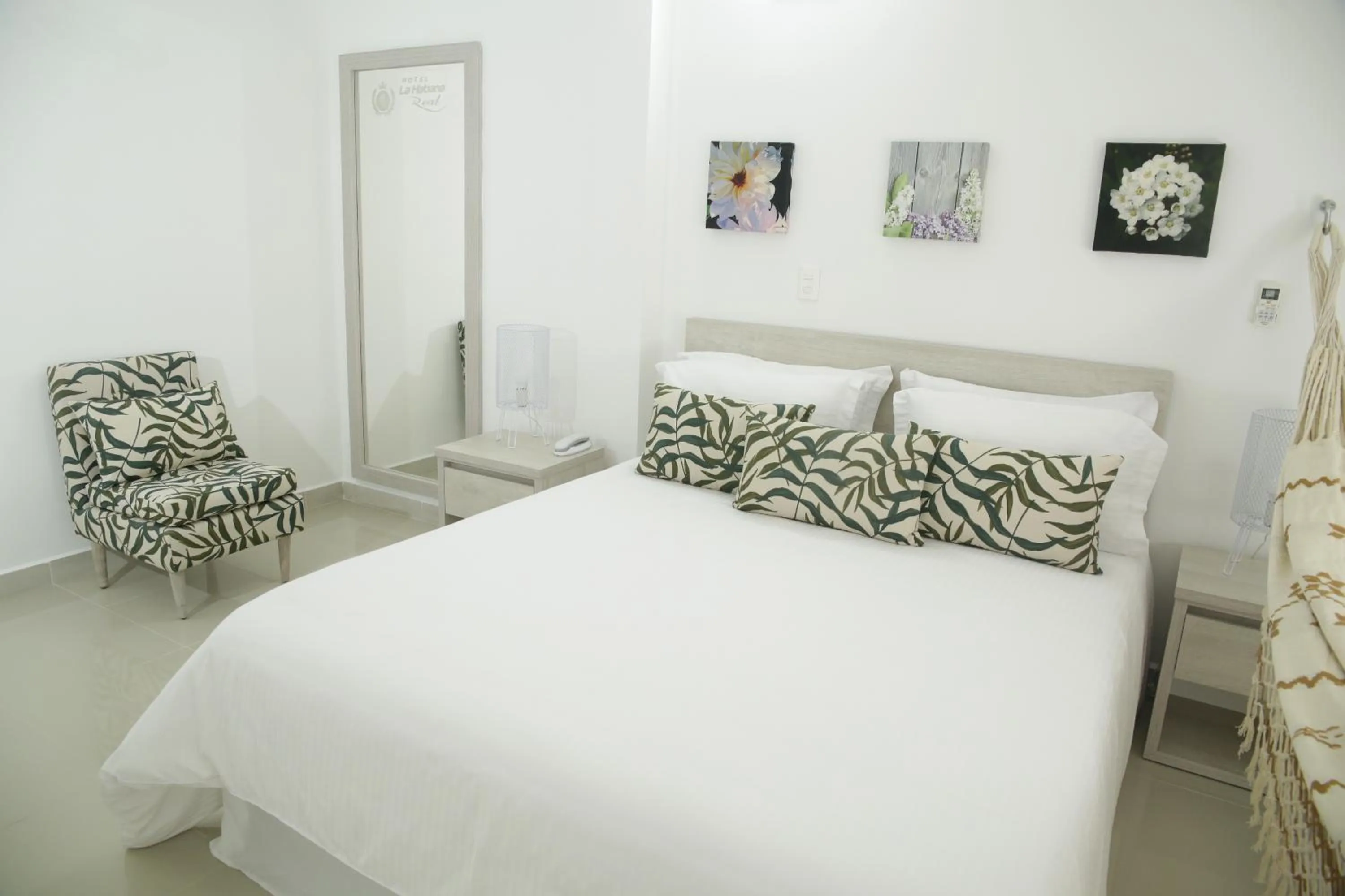 Bed in HOTEL HABANA REAL