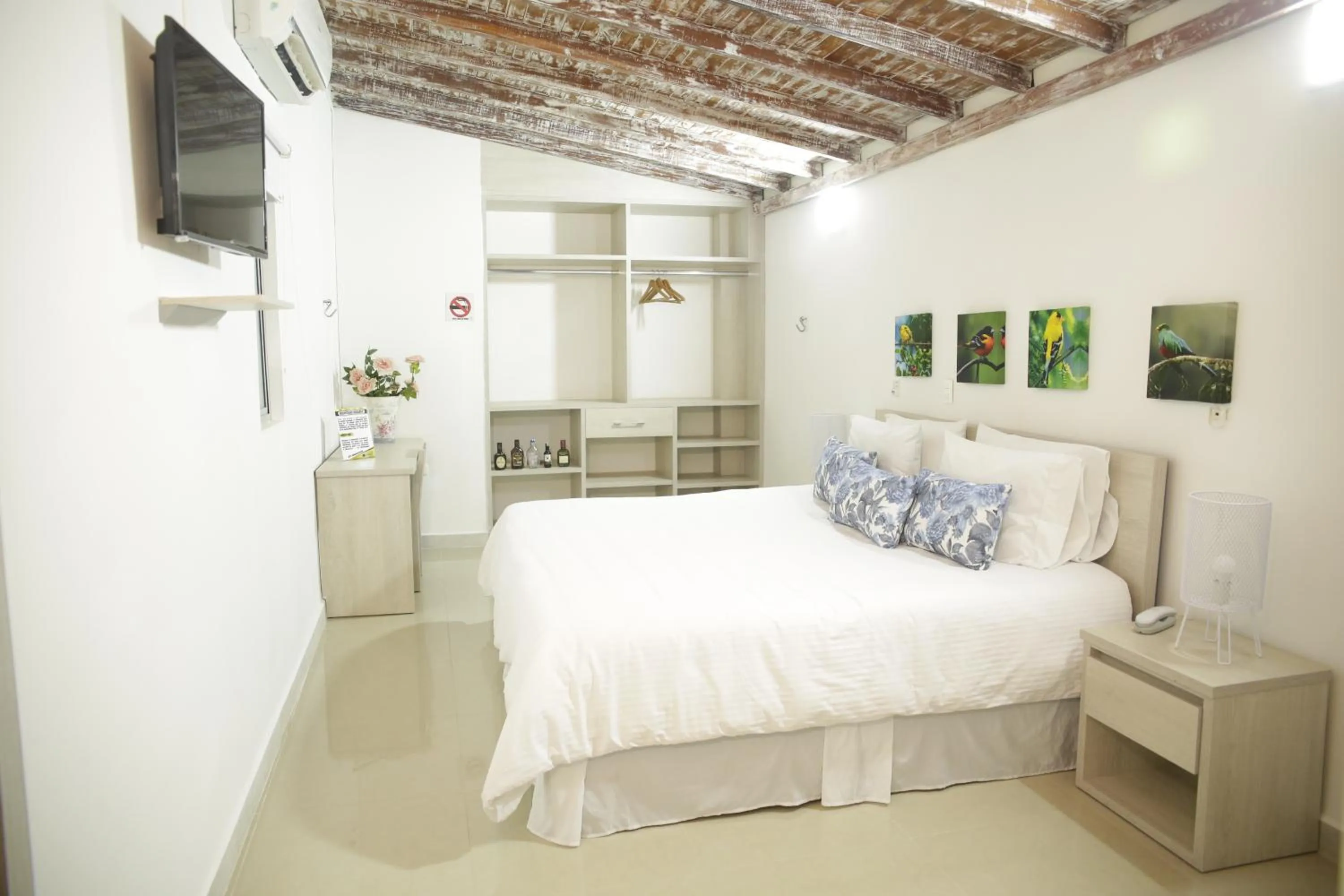 Bed in HOTEL HABANA REAL