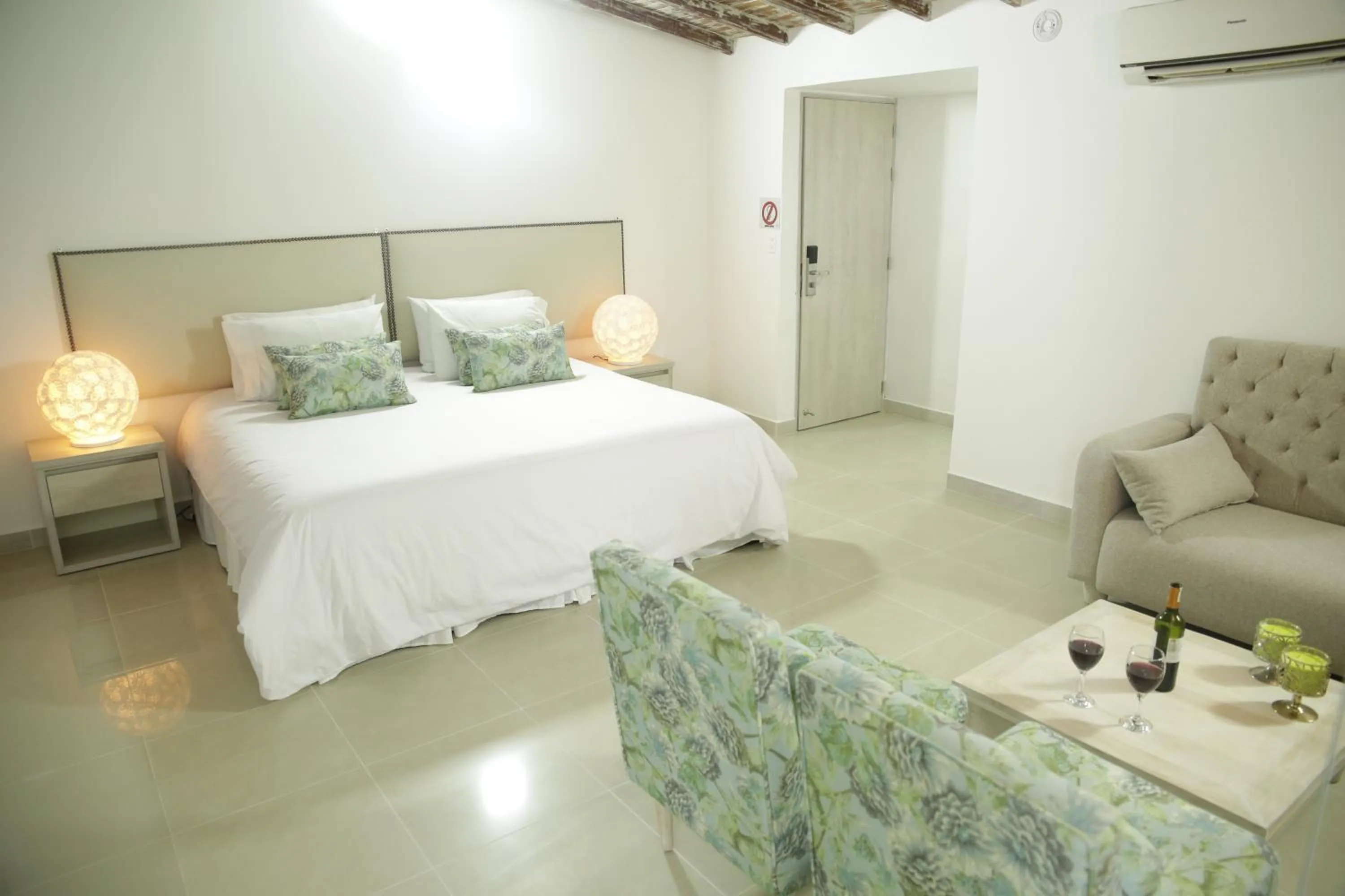 Bed in HOTEL HABANA REAL