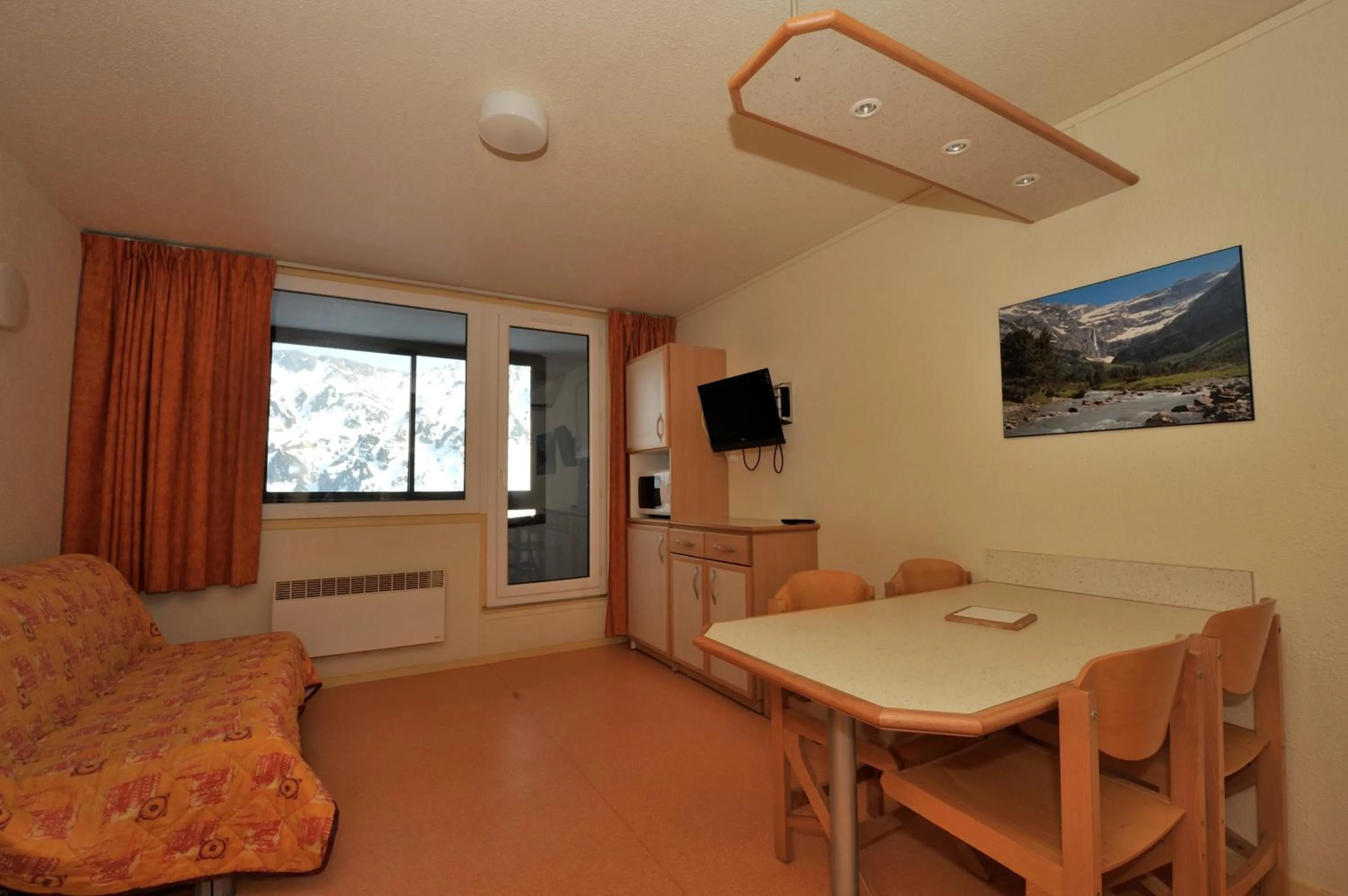 Living room in Résidence Azureva La Mongie