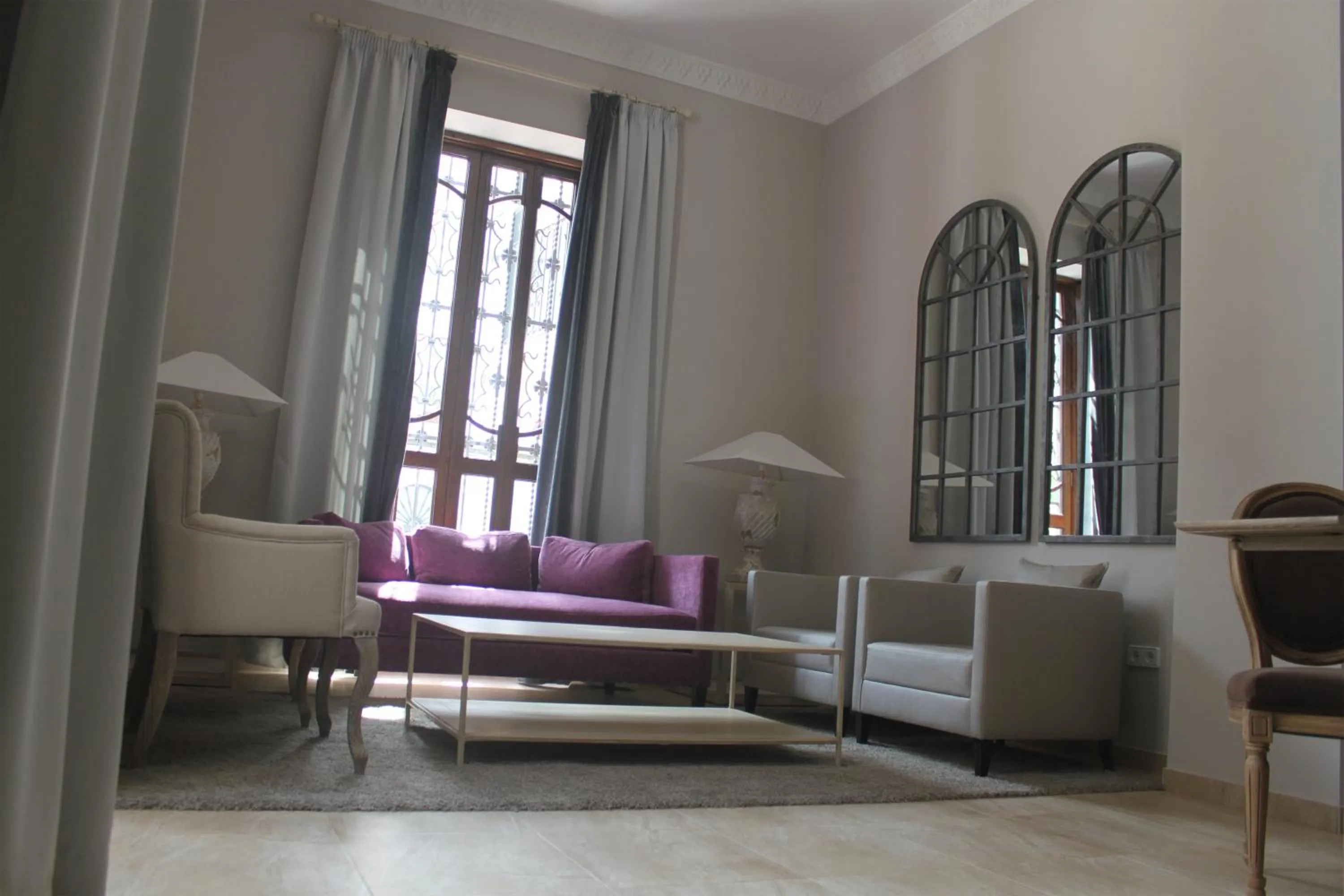 Communal lounge/ TV room in Hotel Villa Maria