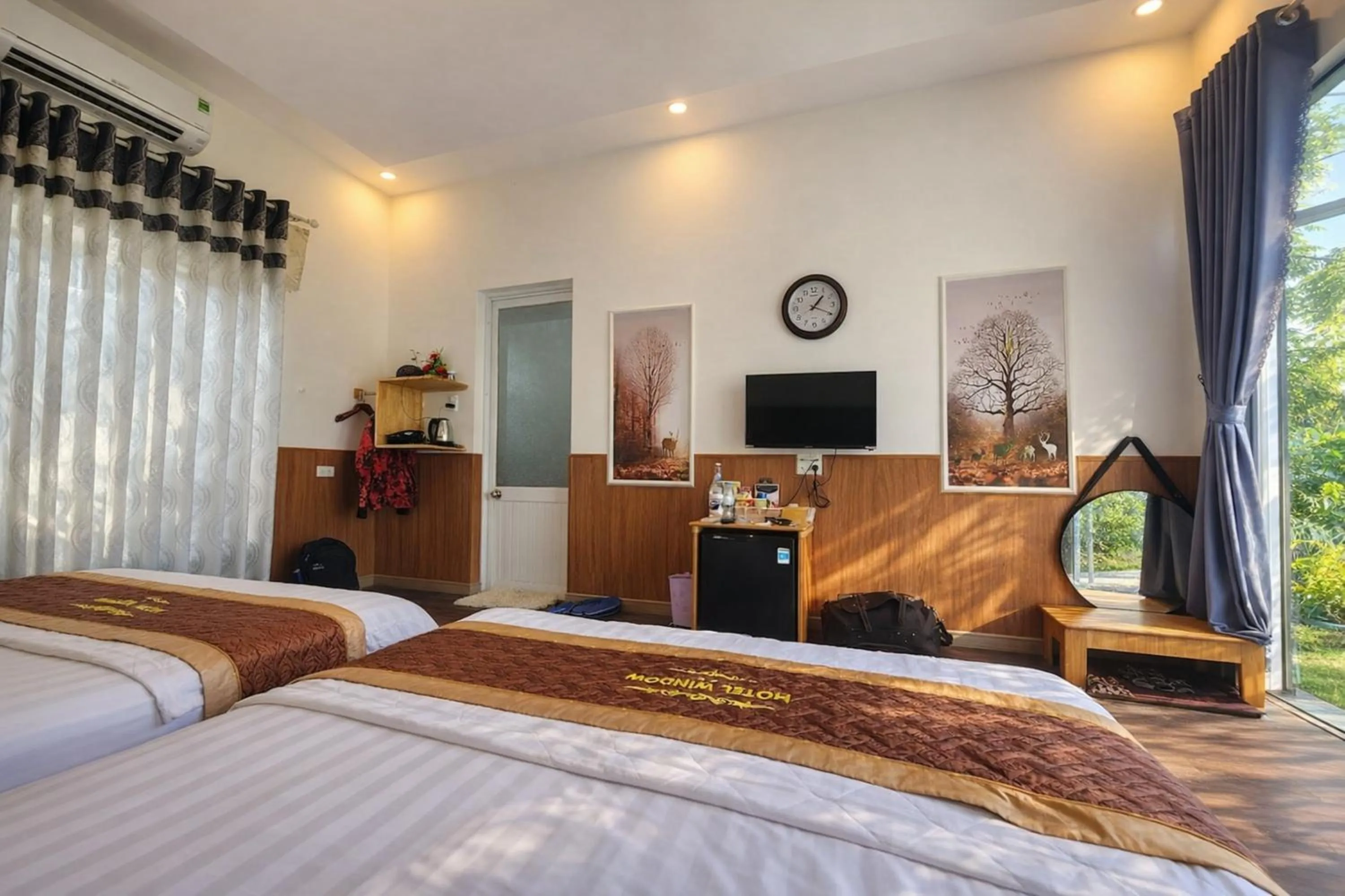 Bed in Window 2 Hotel