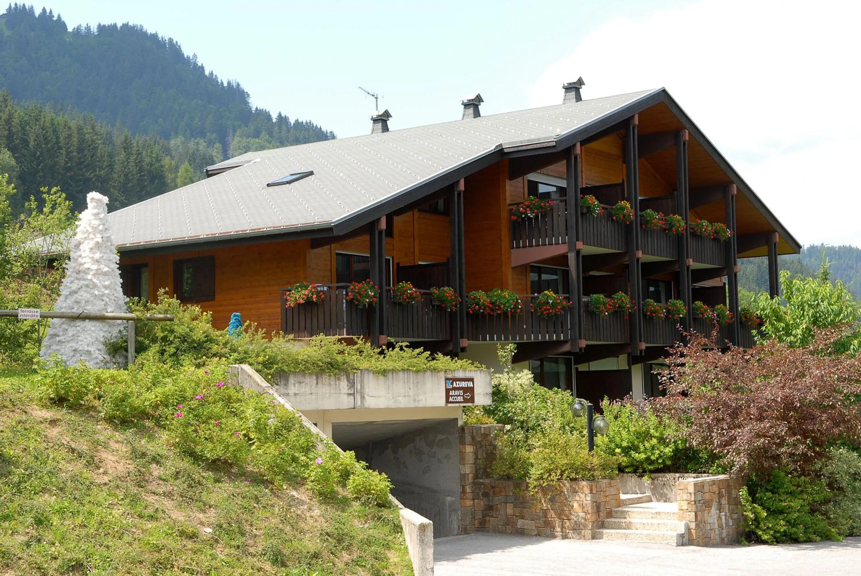 Property building in Résidence Azureva La Clusaz les Aravis