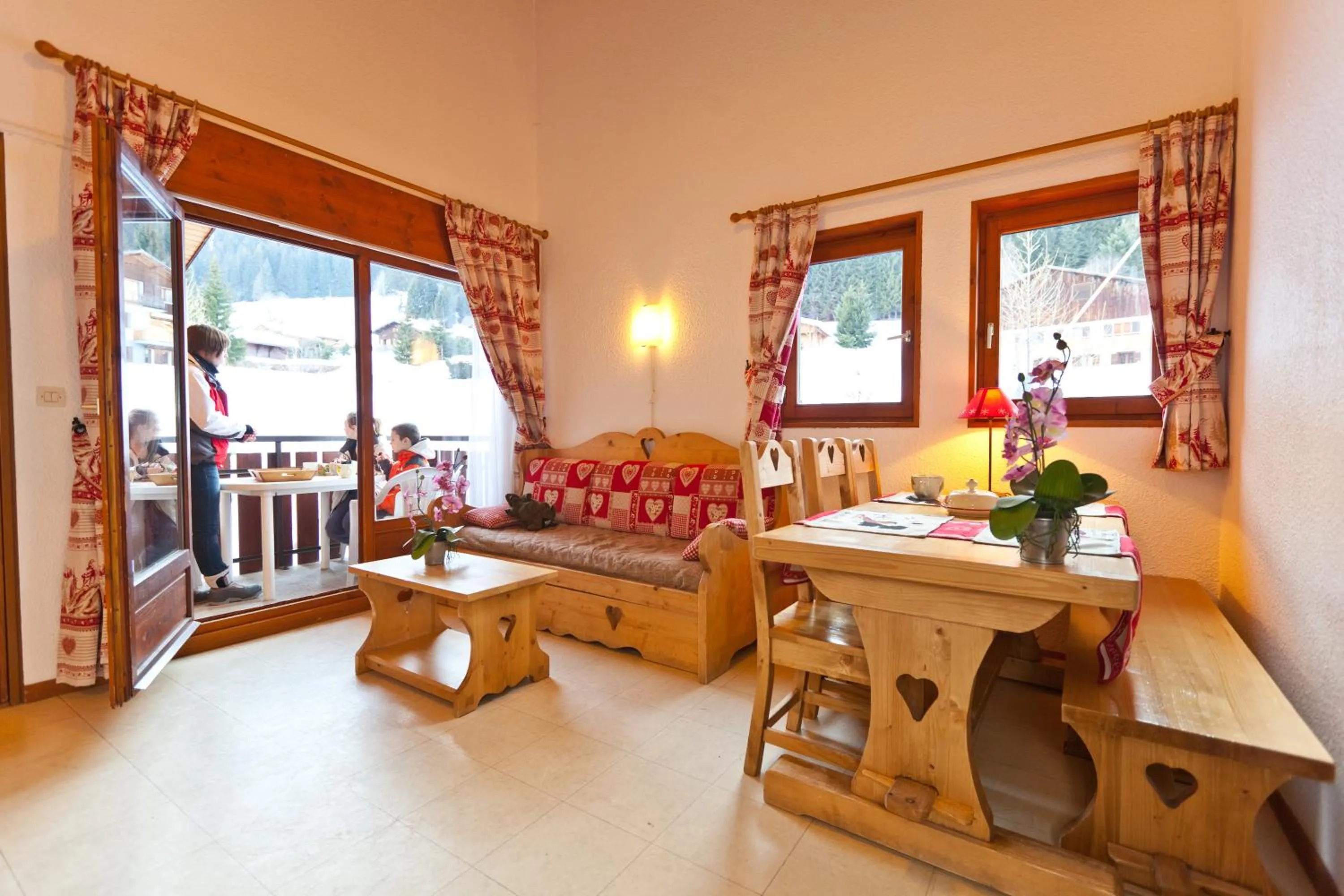 Photo of the whole room in Résidence Azureva La Clusaz les Aravis