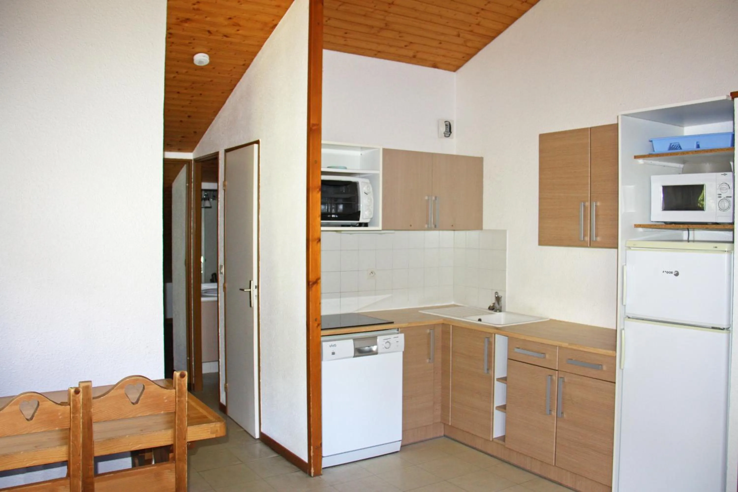 Kitchen or kitchenette in Résidence Azureva La Clusaz les Aravis