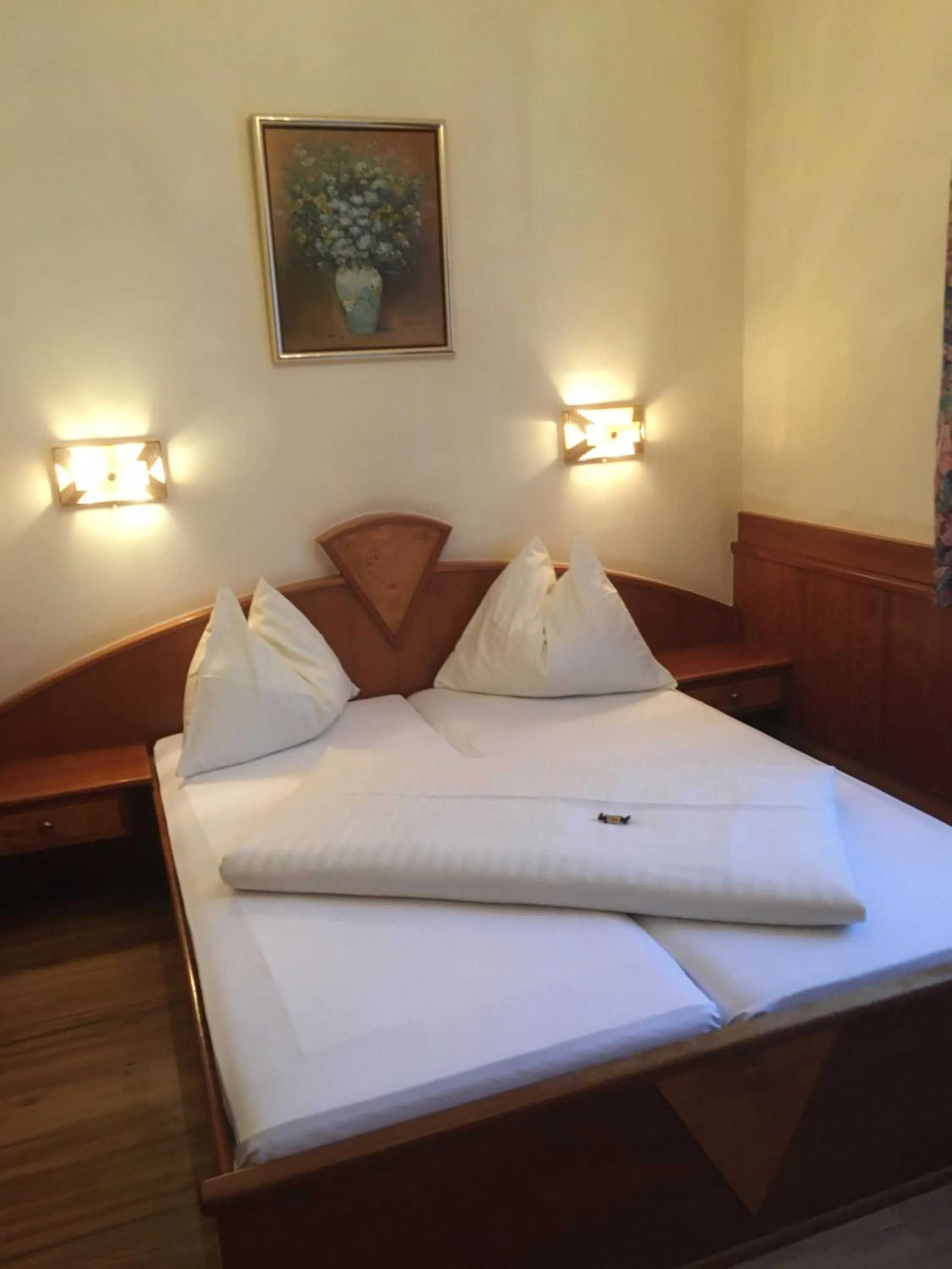 Bed in Cityhotel Ratheiser