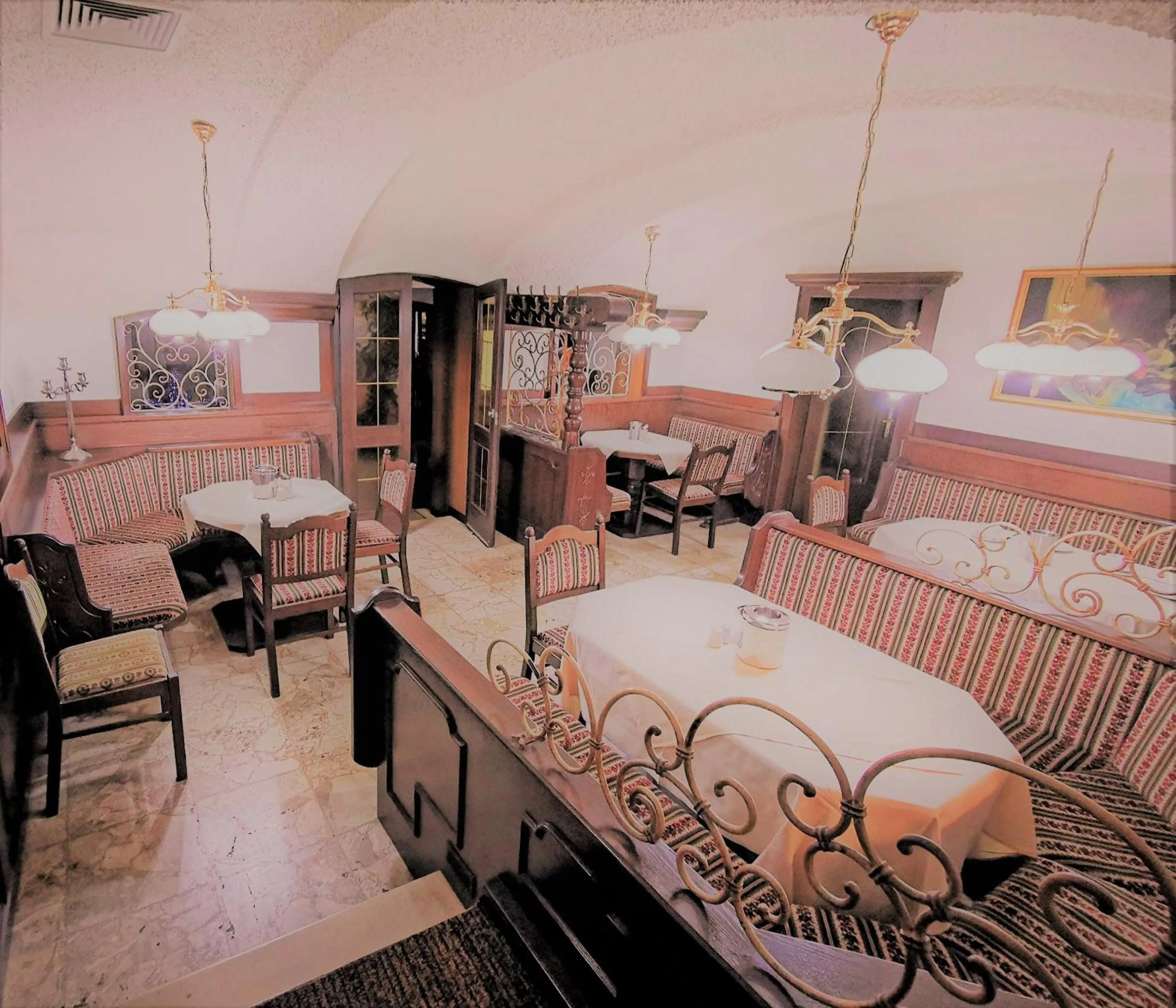 Seating area, Bed in Cityhotel Ratheiser