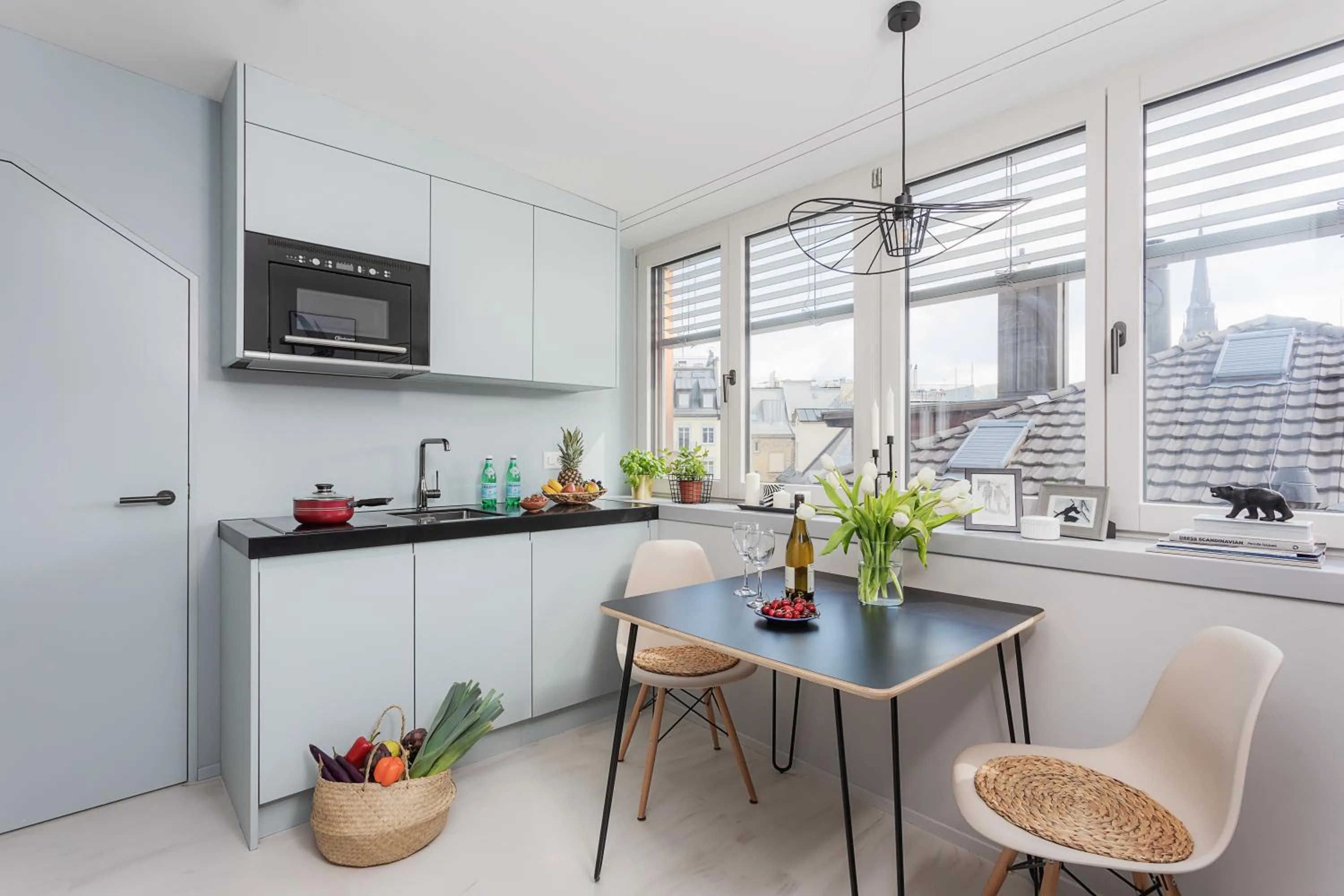Kitchen or kitchenette in VISIONAPARTMENTS Zweierstrasse - contactless check-in