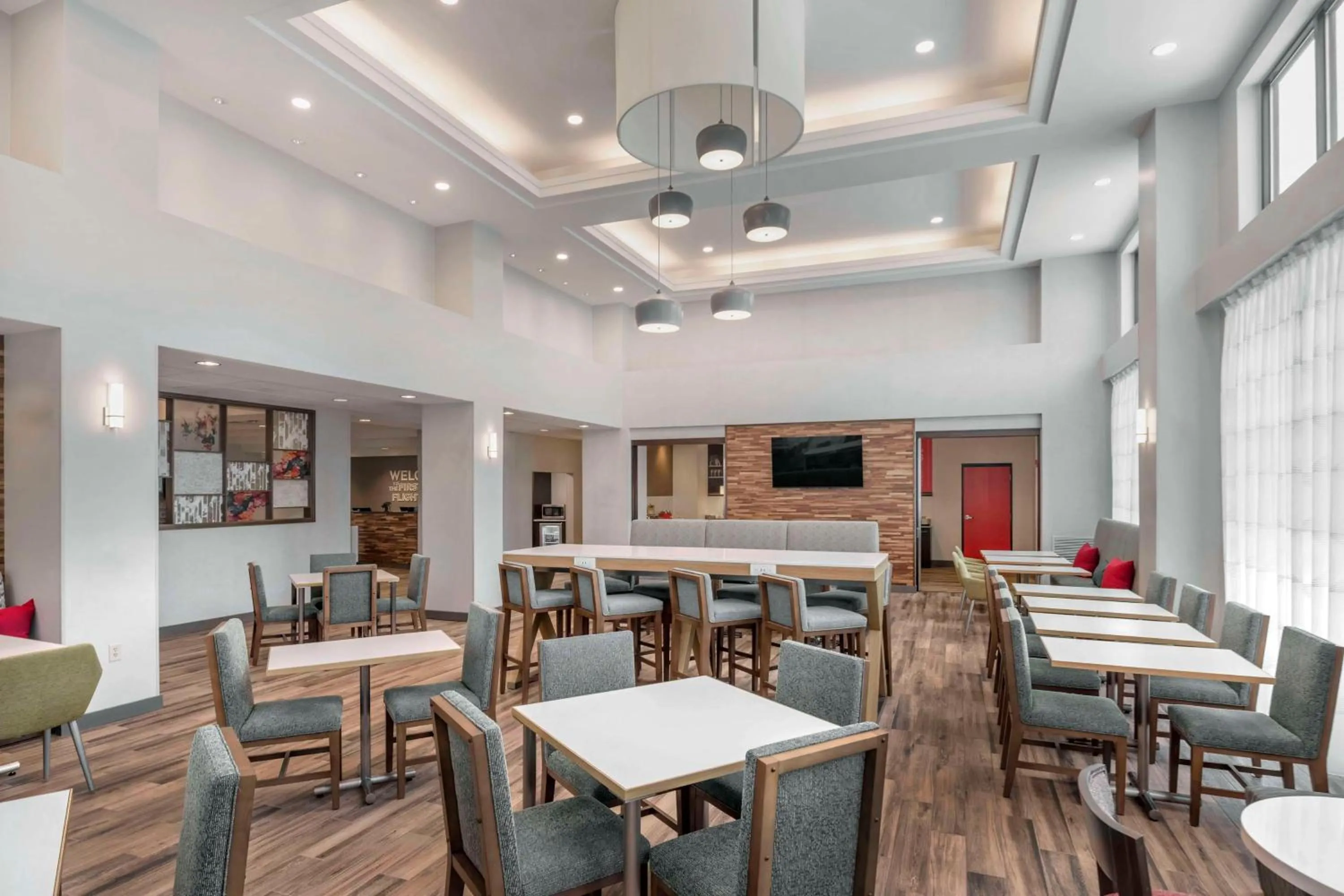 Restaurant/places to eat in Hampton Inn & Suites Burlington