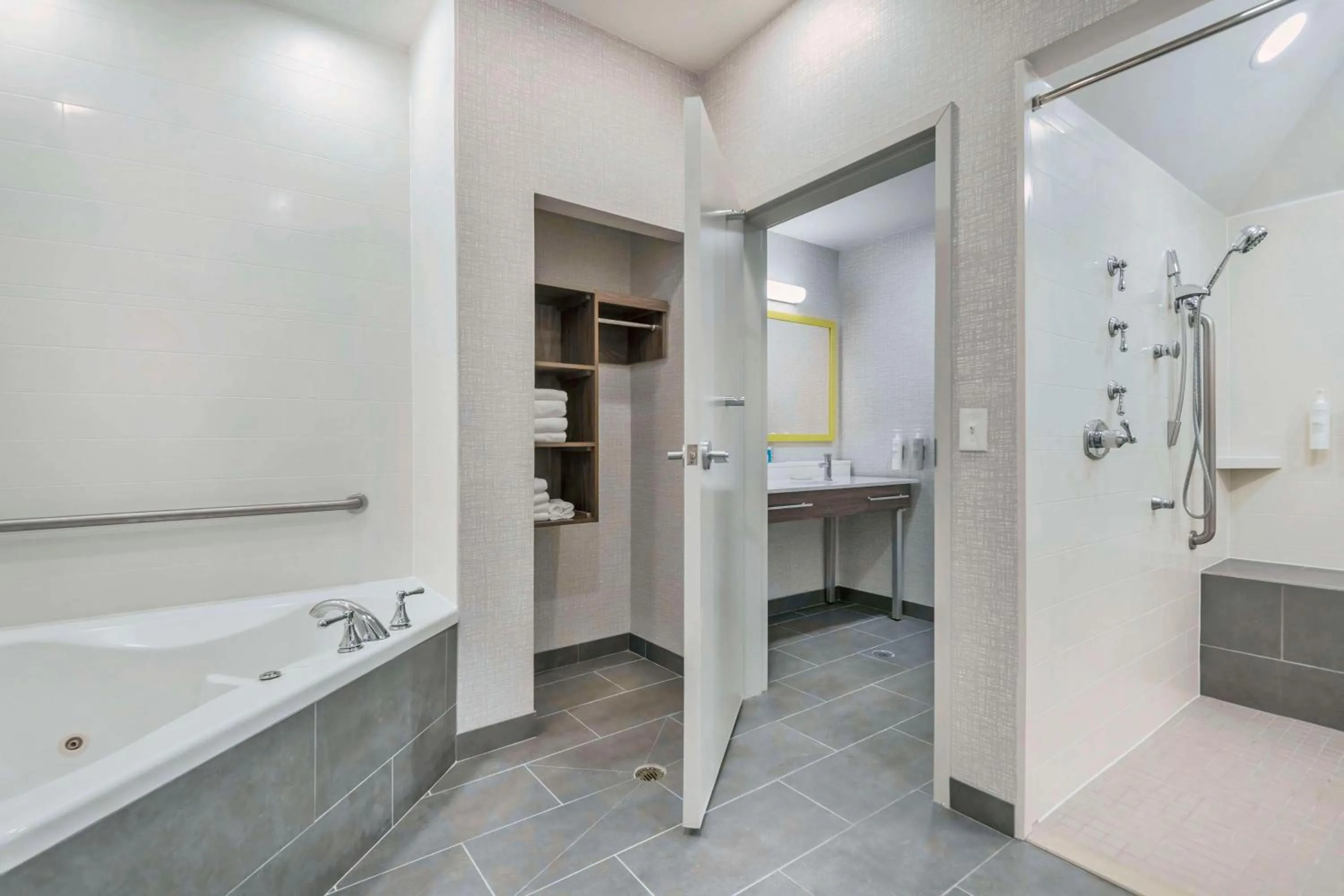 Bathroom in Hampton Inn & Suites Burlington