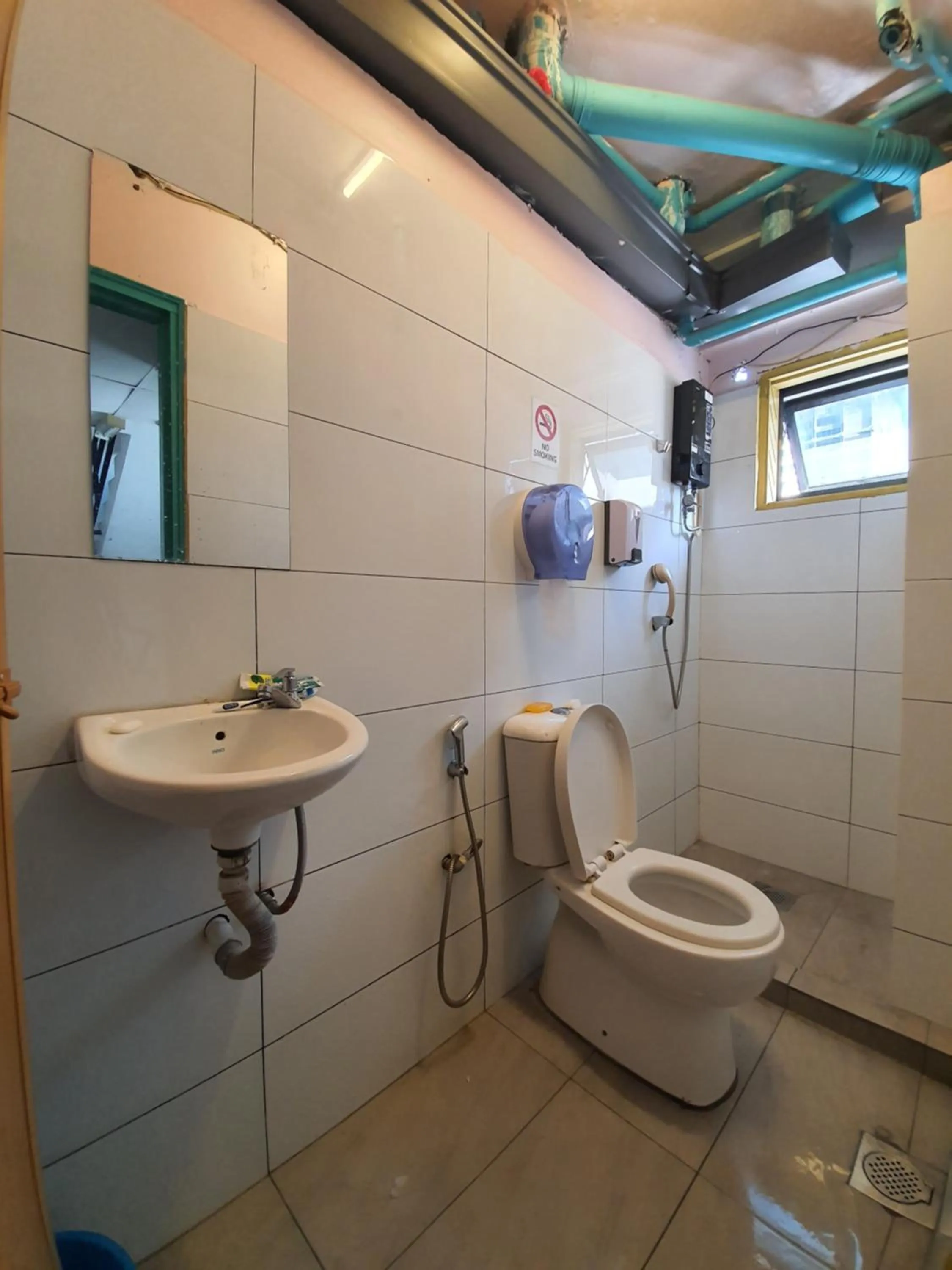 Shower in Travel Hub Guesthouse