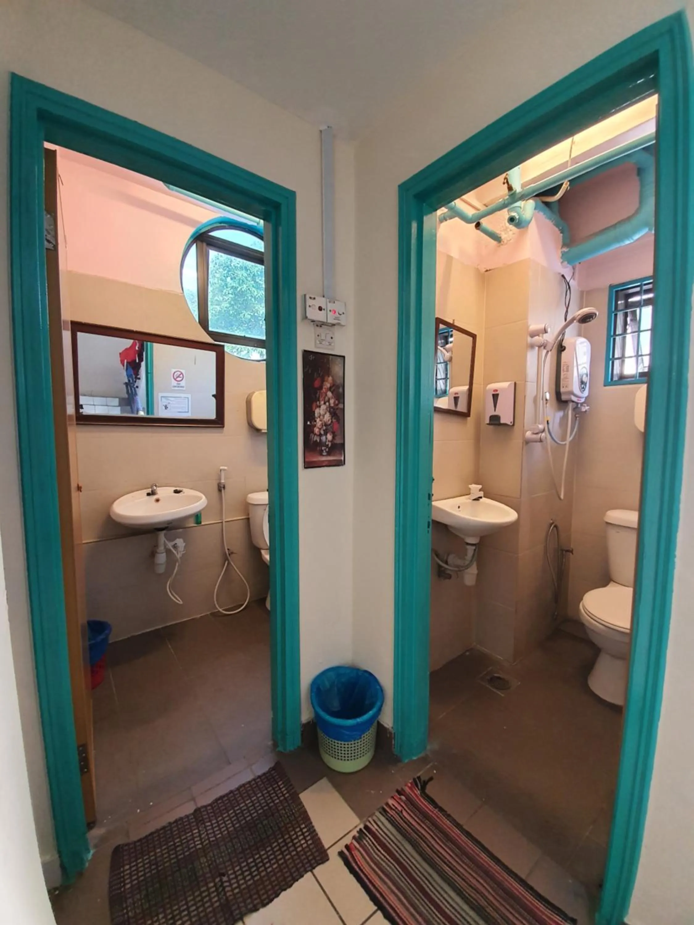 Shower in Travel Hub Guesthouse