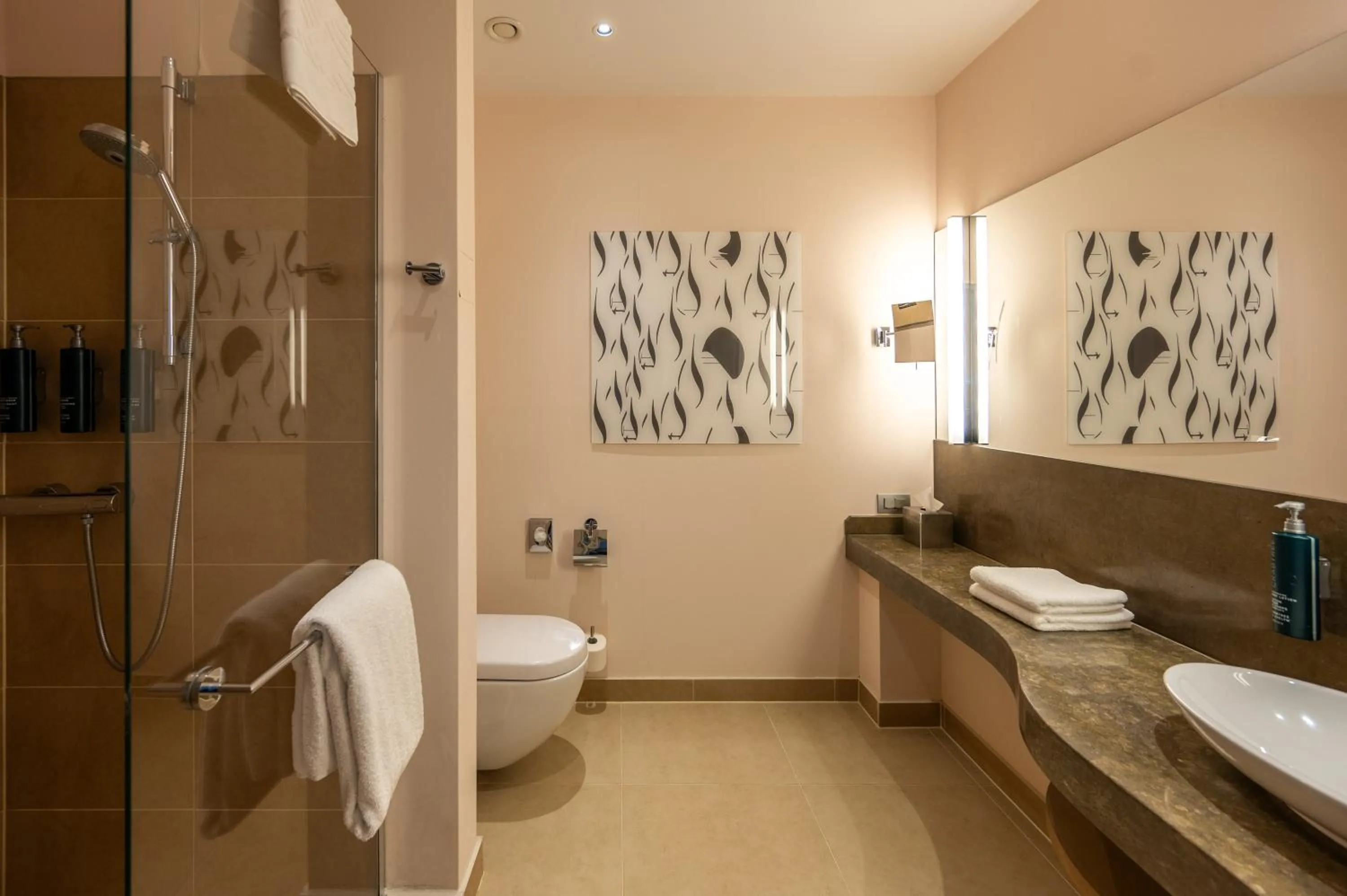 Bathroom in DoubleTree by Hilton Oradea