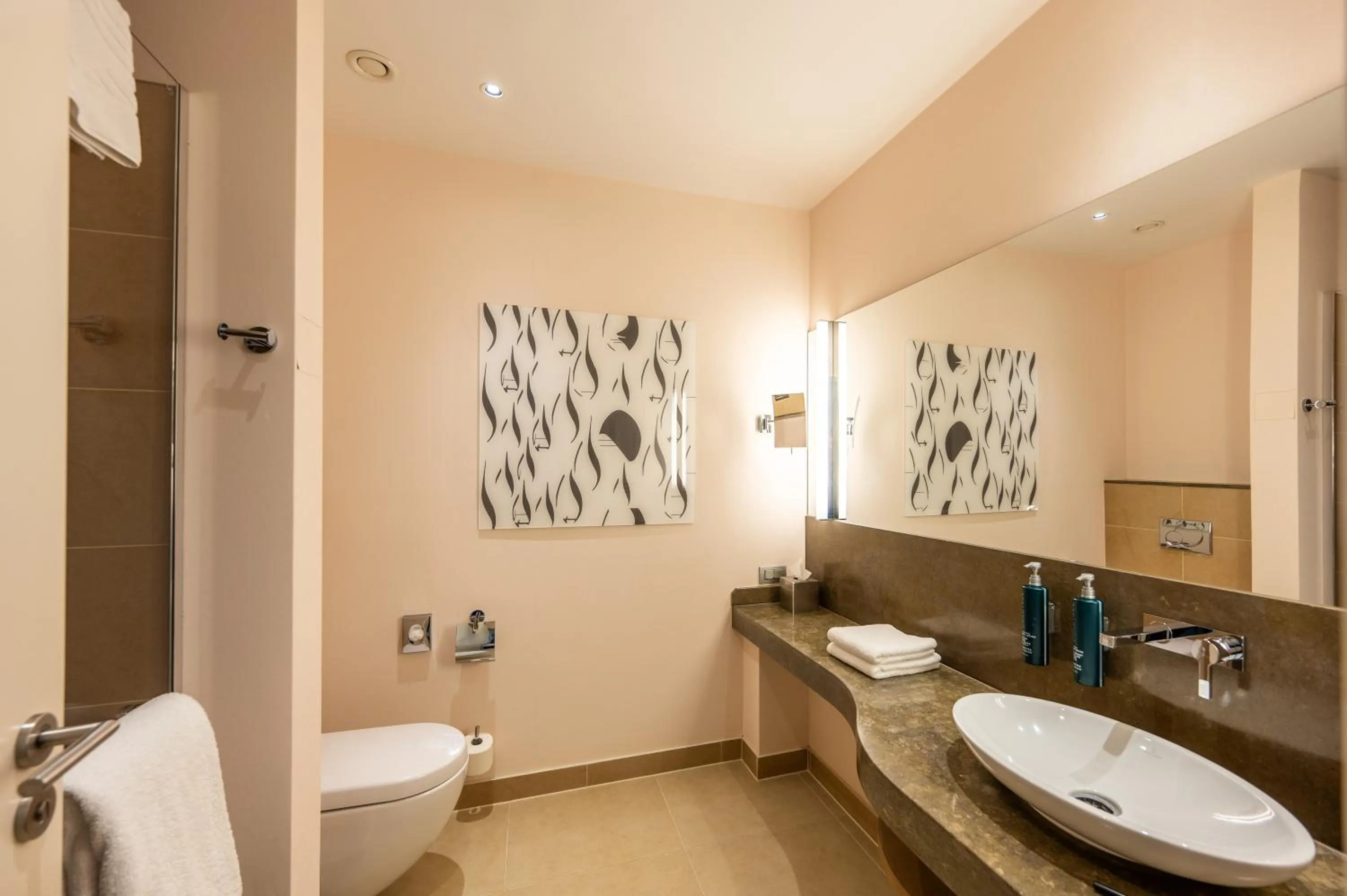 Bathroom in DoubleTree by Hilton Oradea