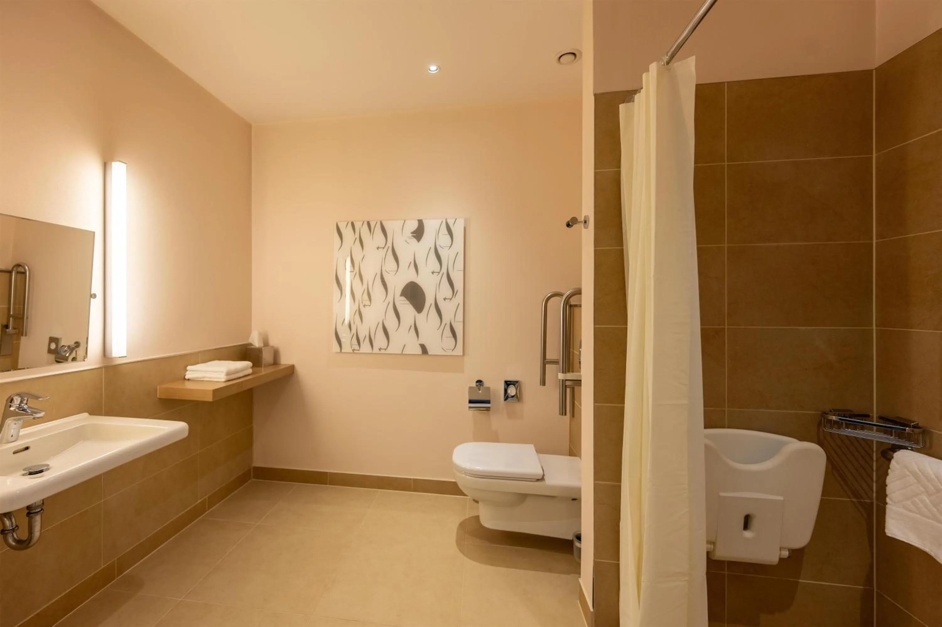 Bathroom in DoubleTree by Hilton Oradea