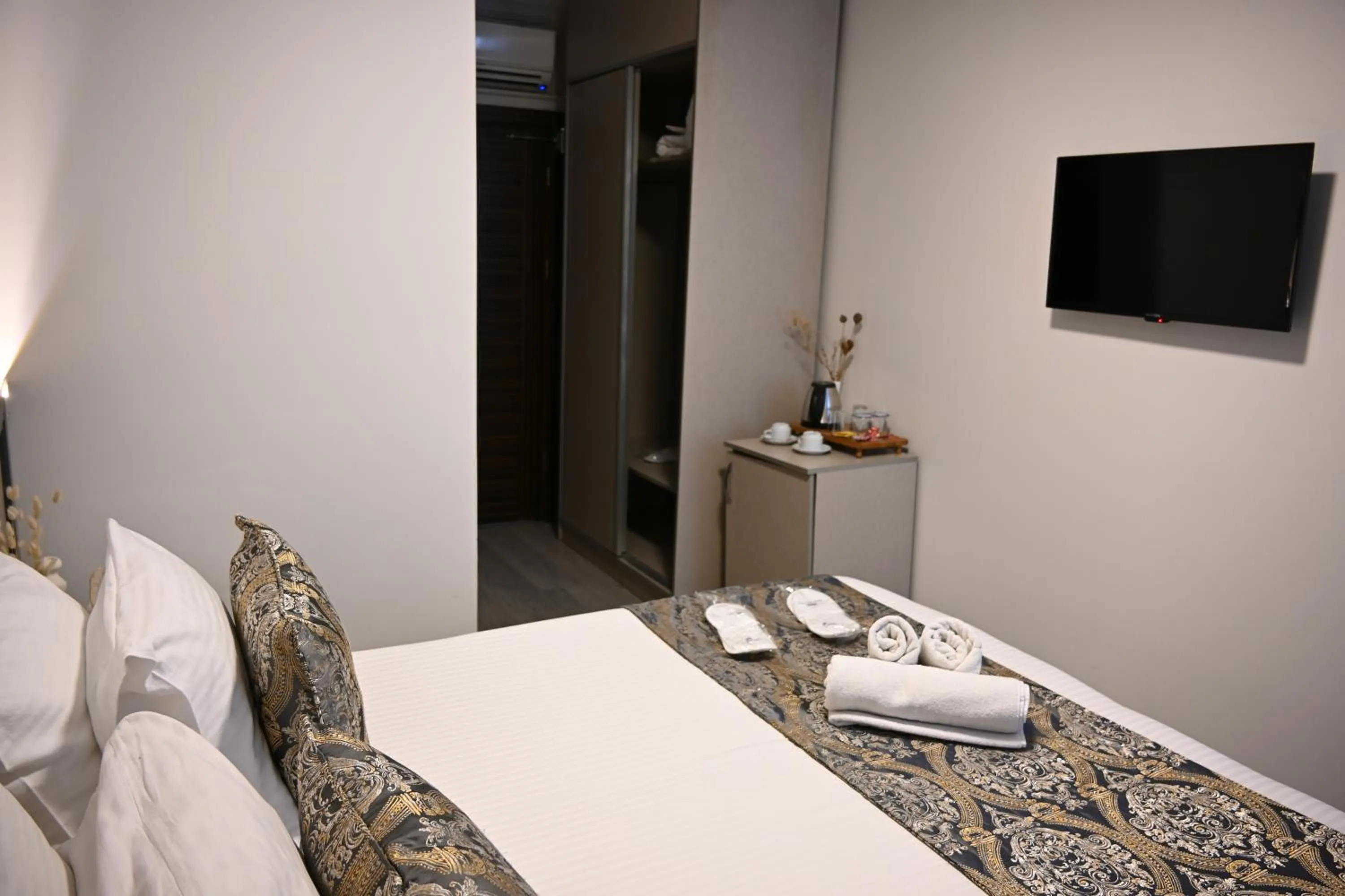 Bed in Elite Marmara Hotel Gungoren