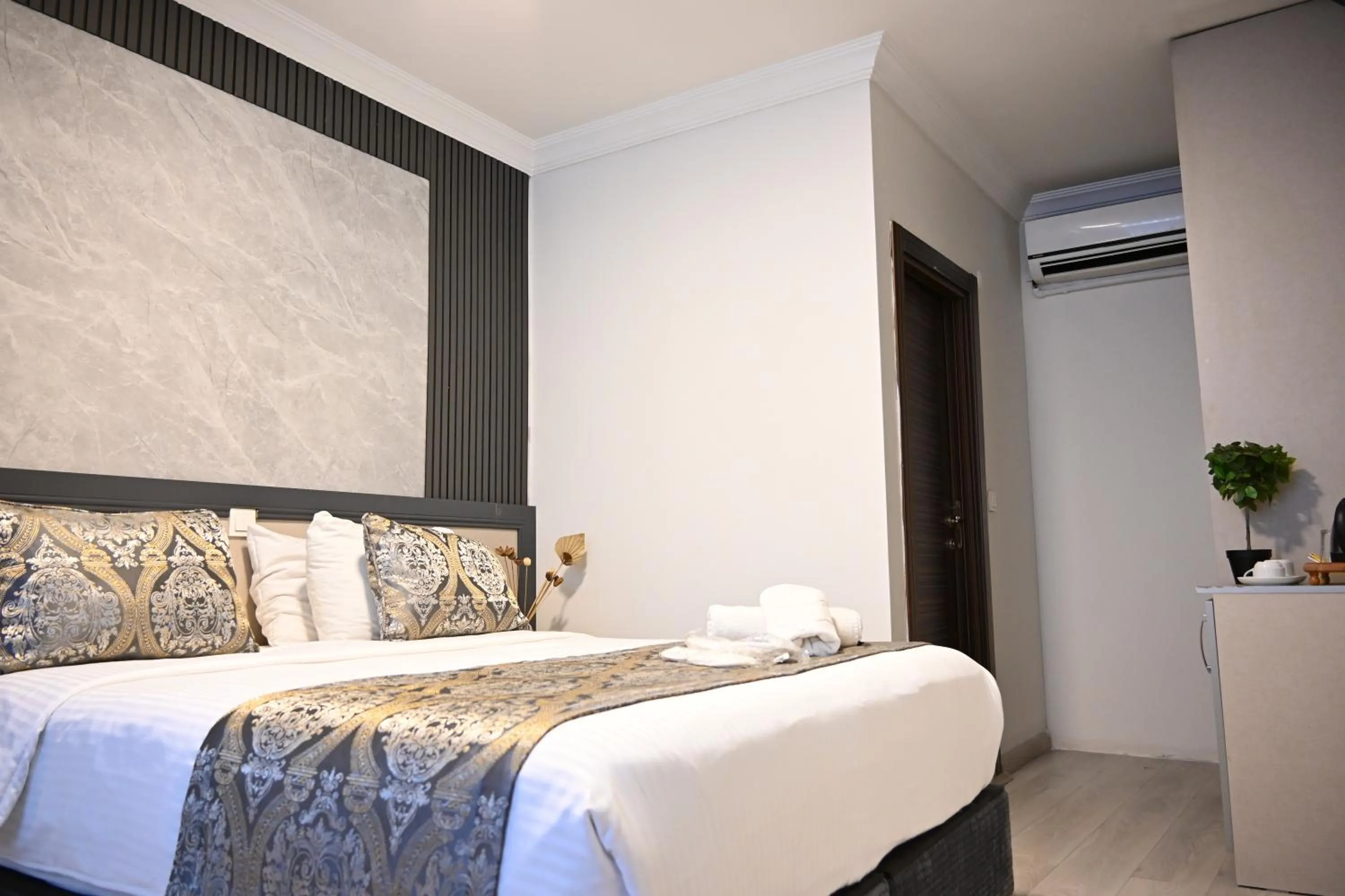 Bed in Elite Marmara Hotel Gungoren