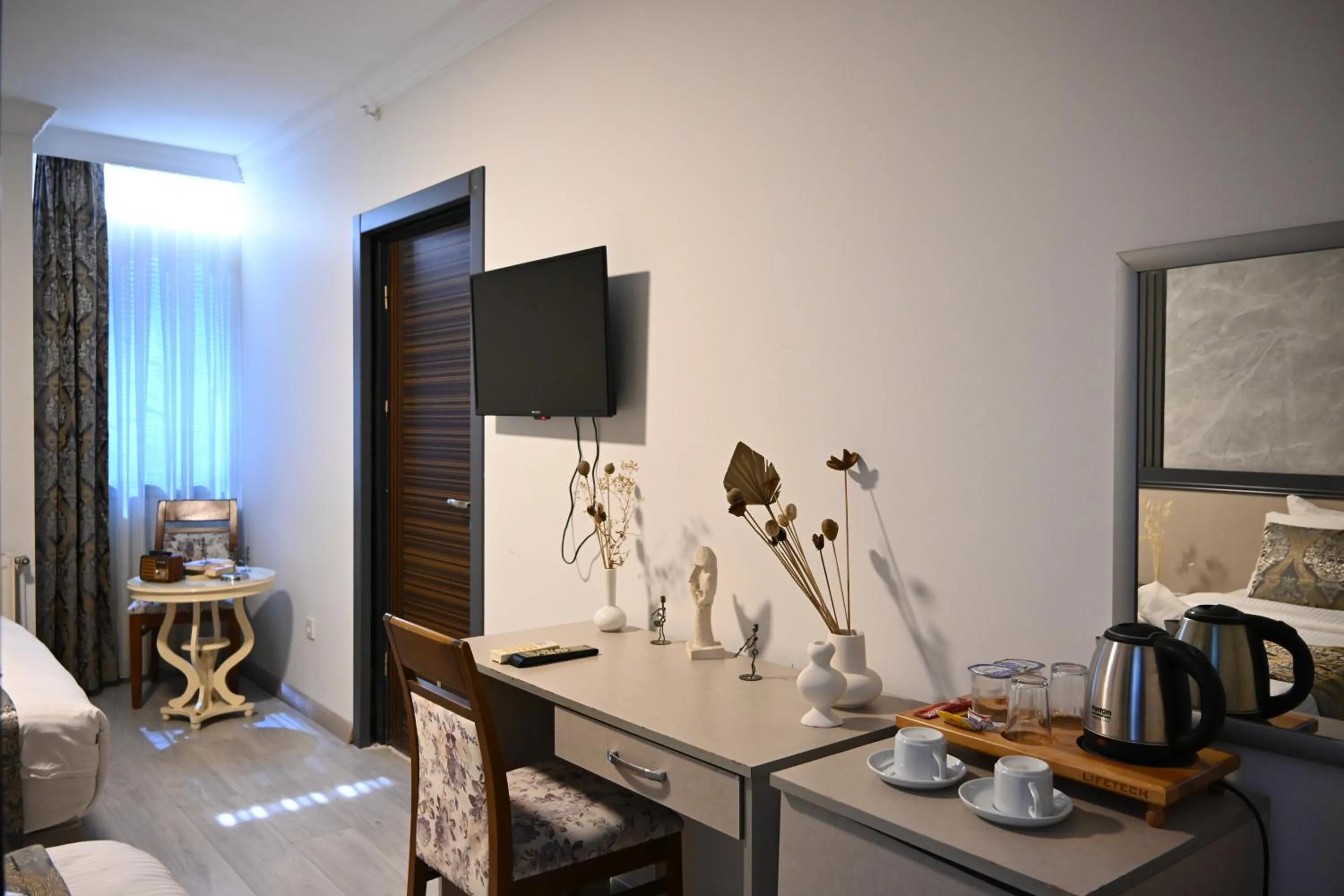 TV and multimedia in Elite Marmara Hotel Gungoren